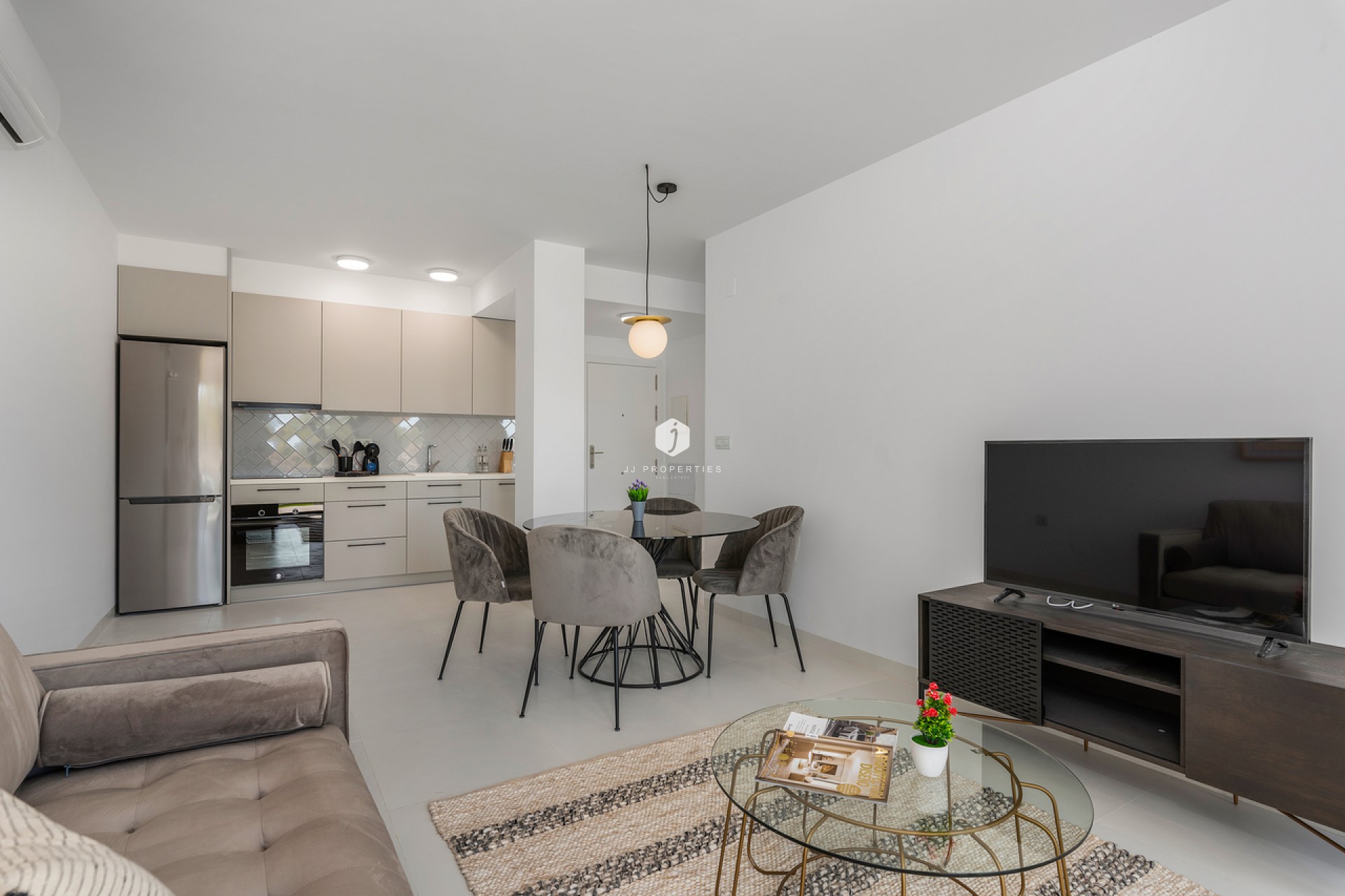 Tweedehands - Appartement / flat -
San Miguel de Salinas - Inland