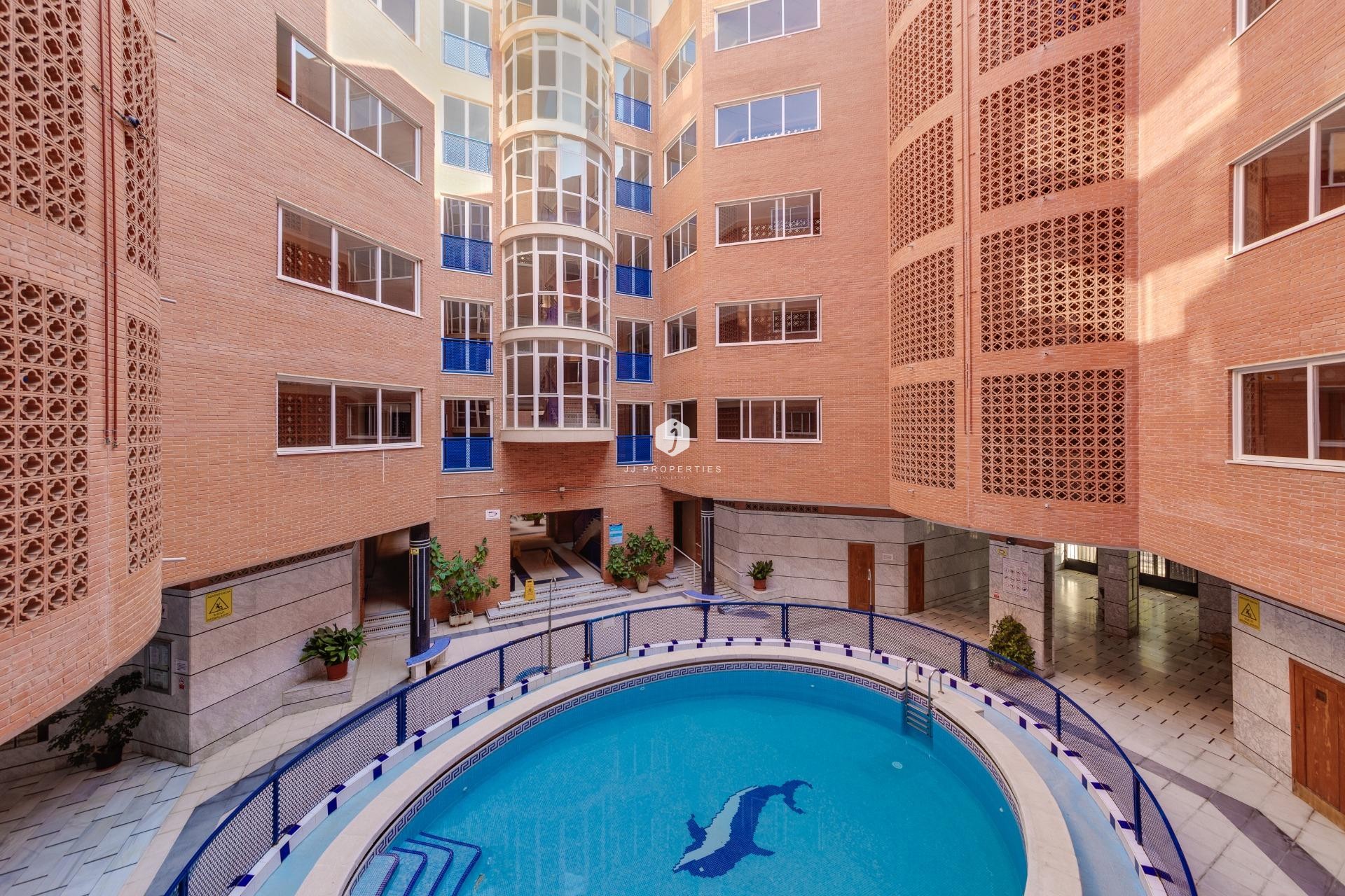 Tweedehands - Appartement / flat -
Torrevieja - Acequion