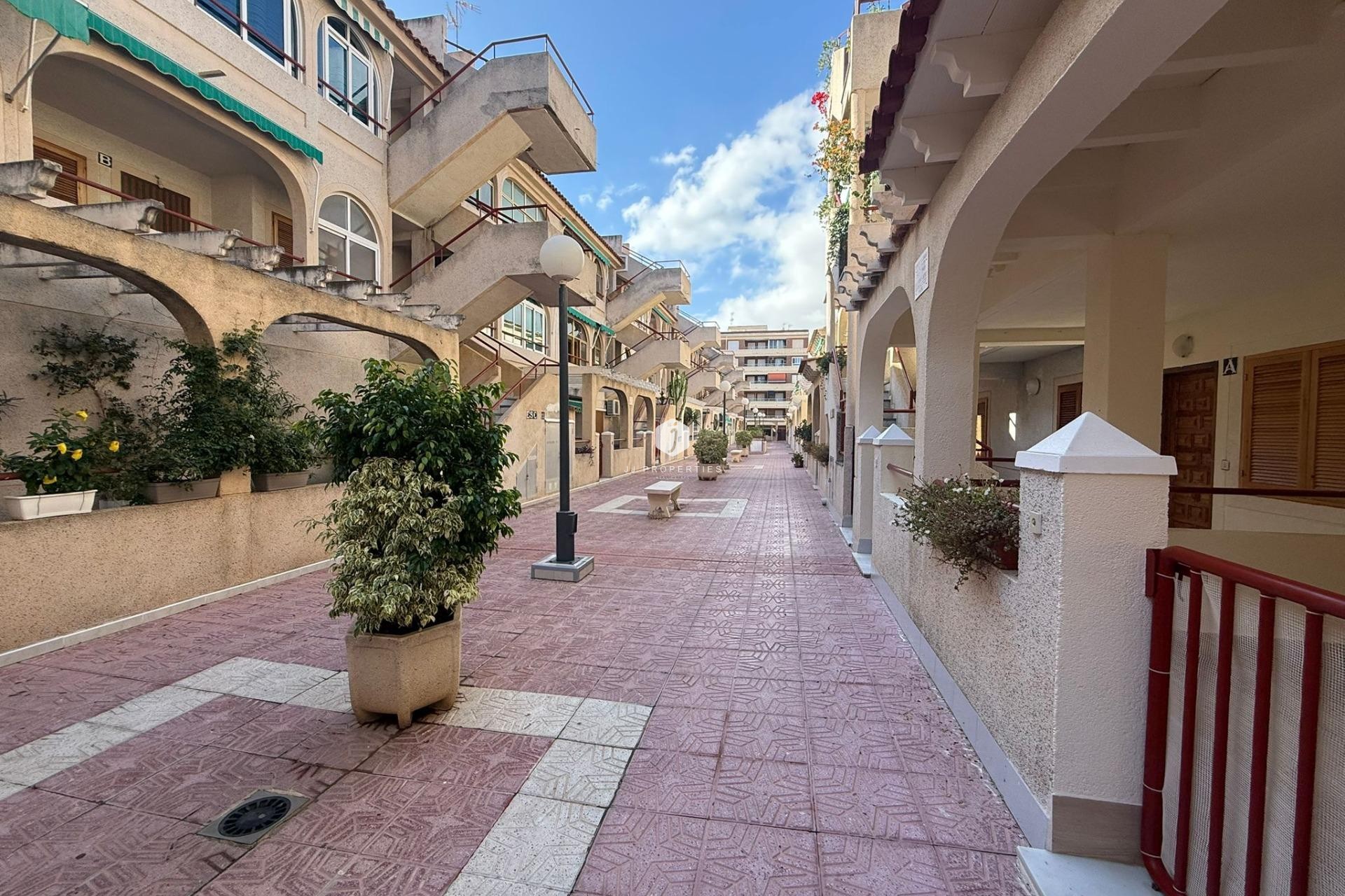 Tweedehands - Appartement / flat -
Torrevieja - Acequion