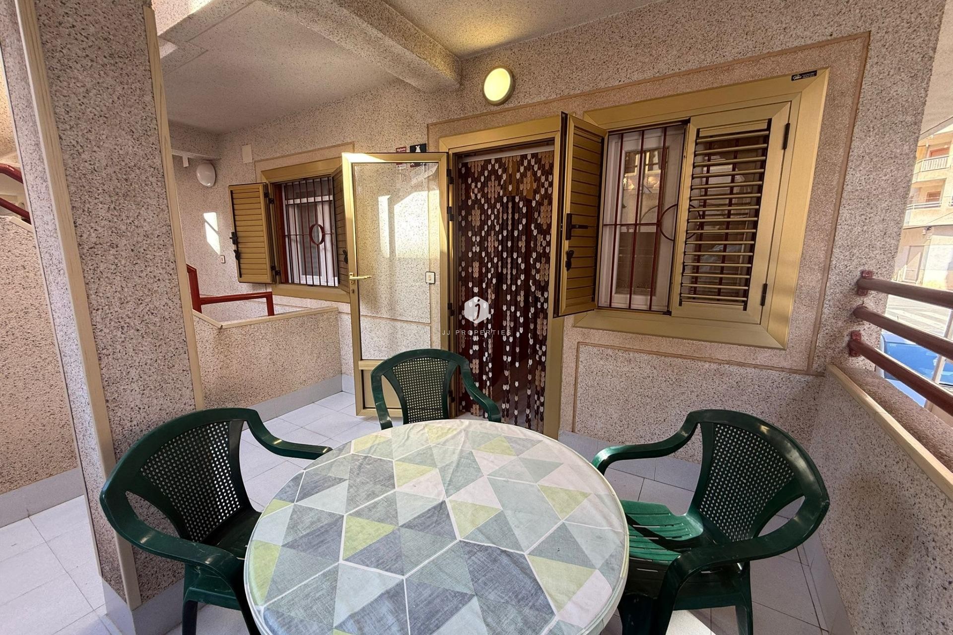 Tweedehands - Appartement / flat -
Torrevieja - Acequion