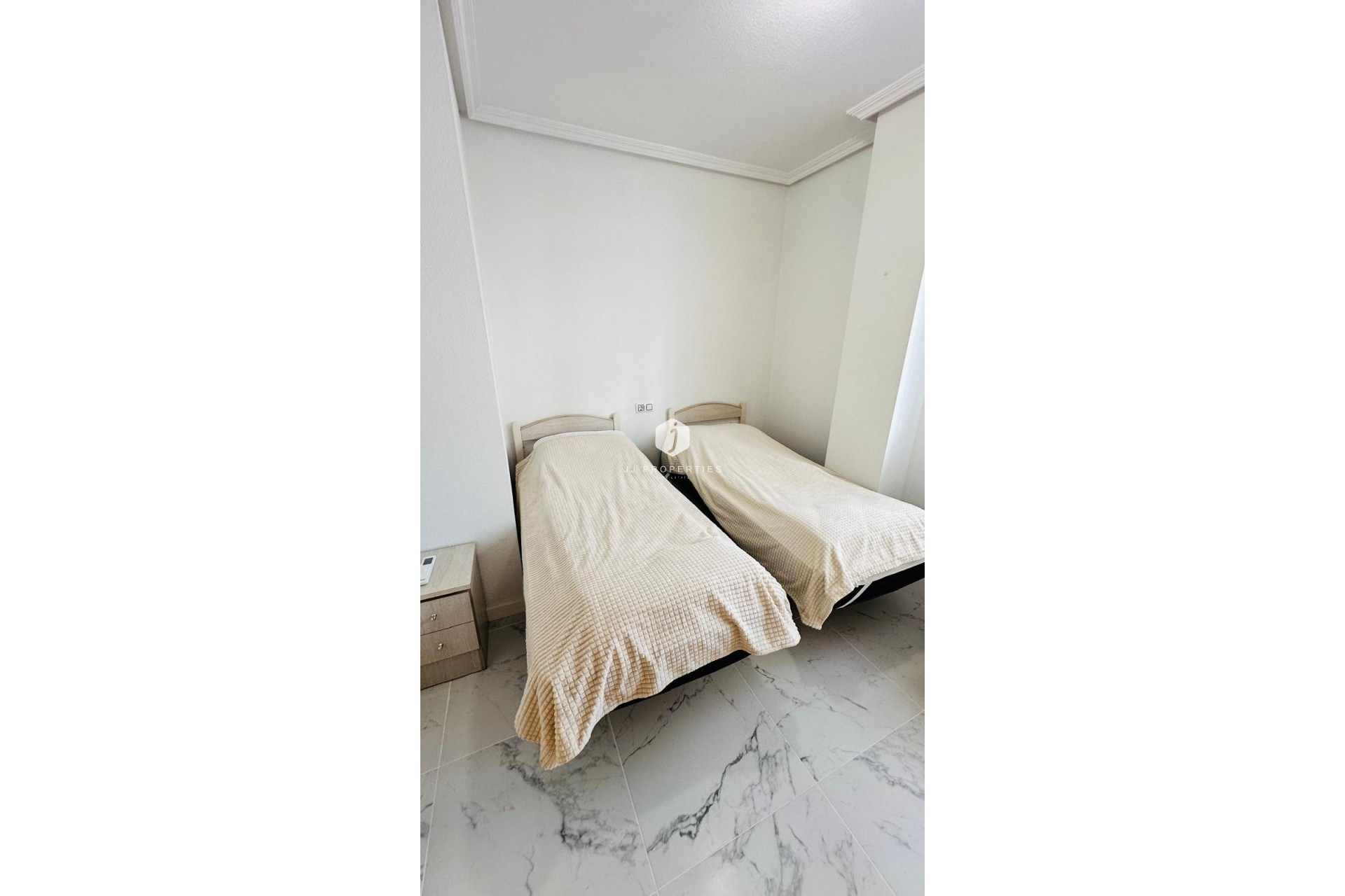 Tweedehands - Appartement / flat -
Torrevieja - Acequion
