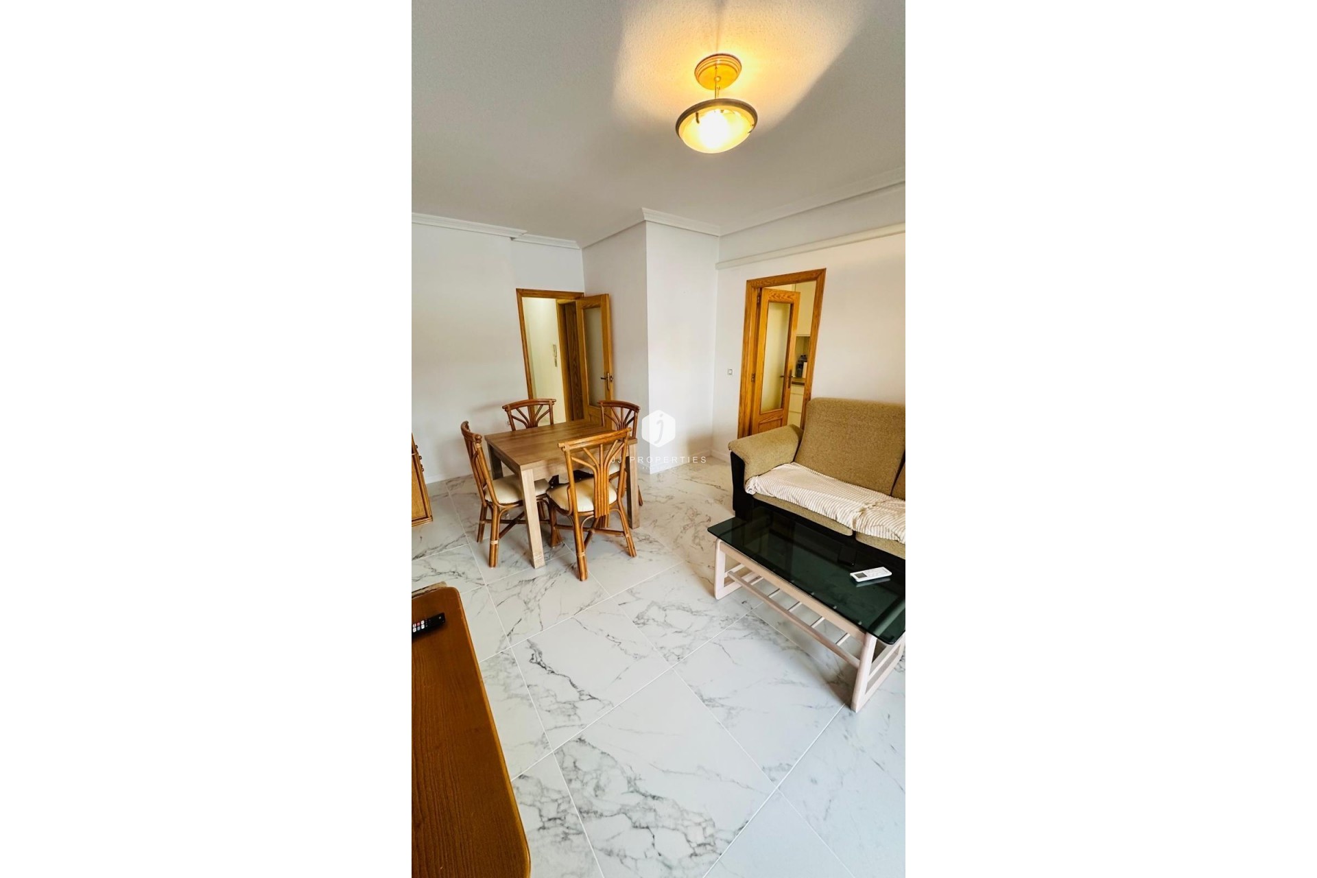 Tweedehands - Appartement / flat -
Torrevieja - Acequion