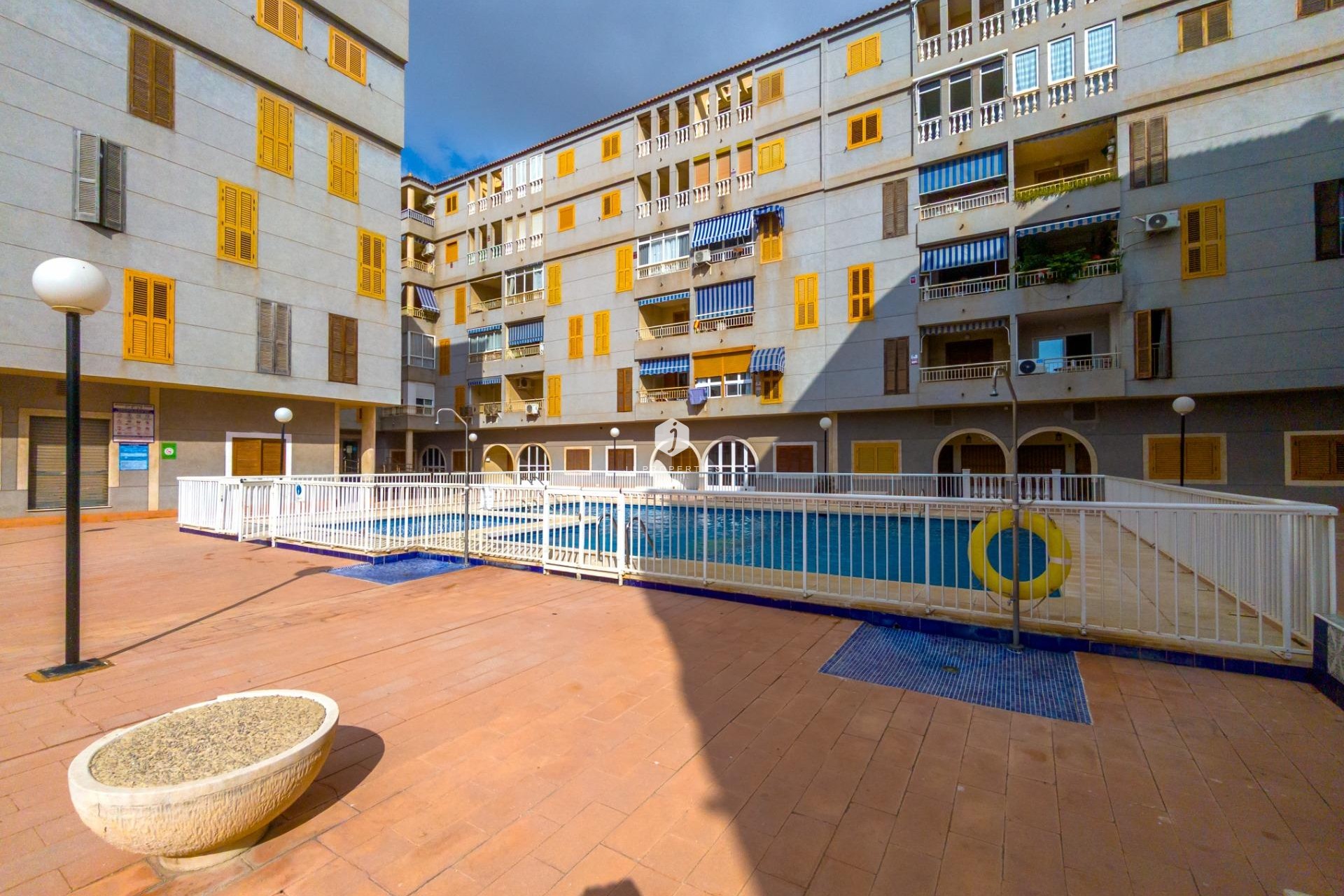 Tweedehands - Appartement / flat -
Torrevieja - Acequion