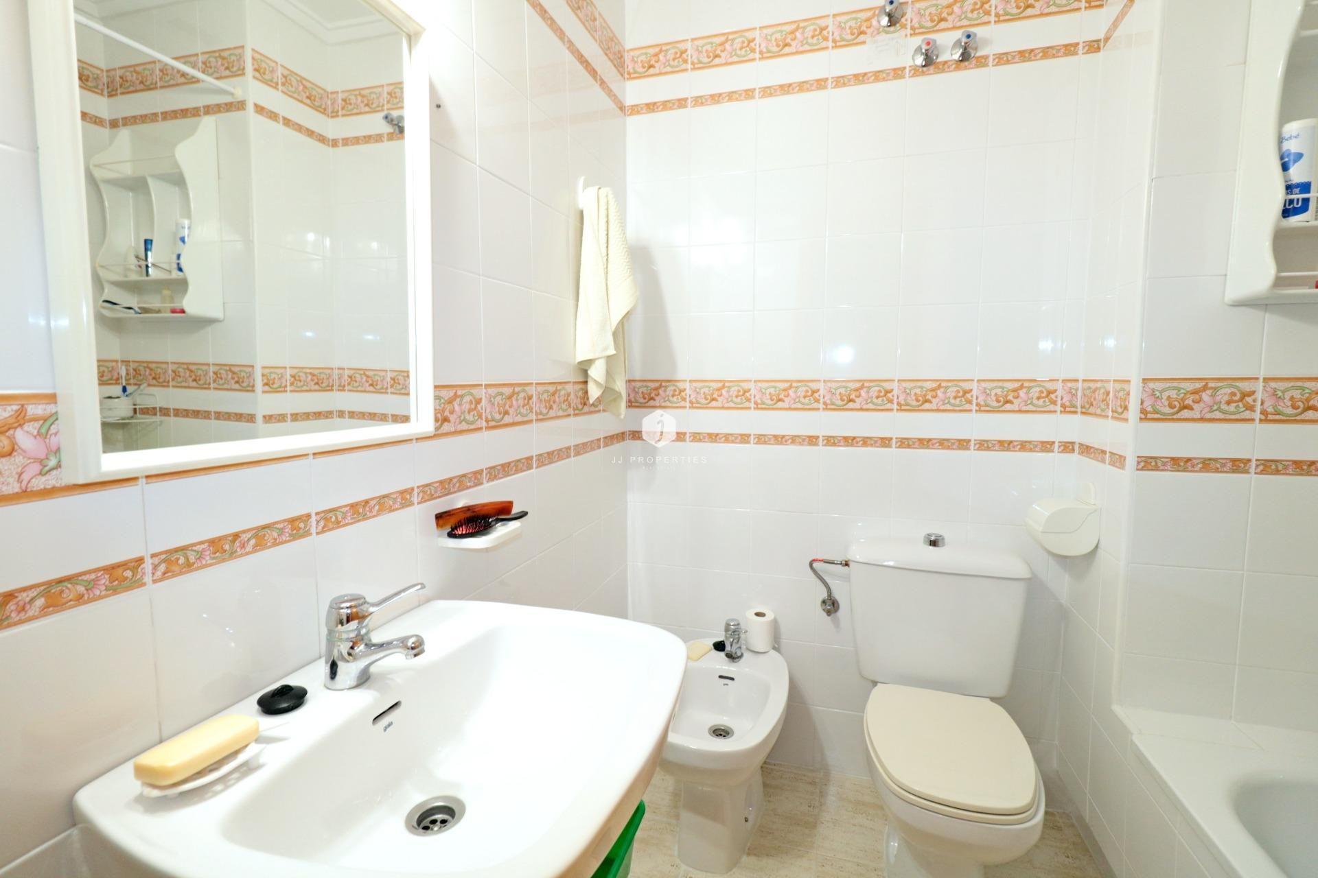 Tweedehands - Appartement / flat -
Torrevieja - Acequion