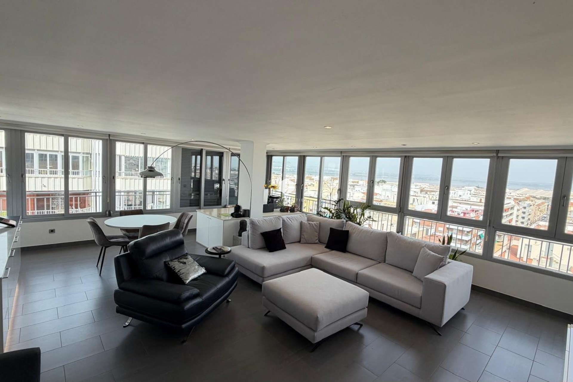 Tweedehands - Appartement / flat -
Torrevieja - Acequion