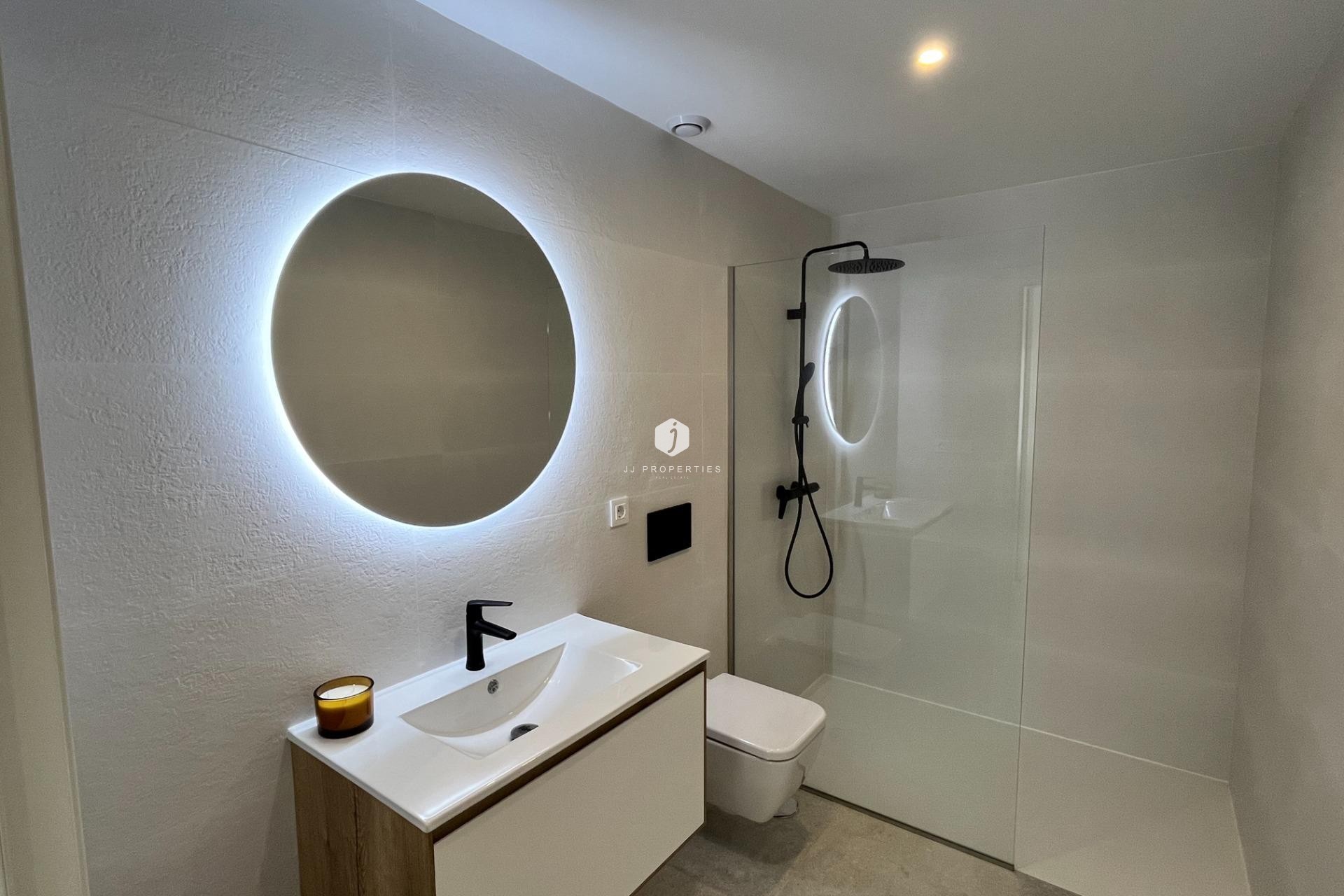 Tweedehands - Appartement / flat -
Torrevieja - aguas nuevas