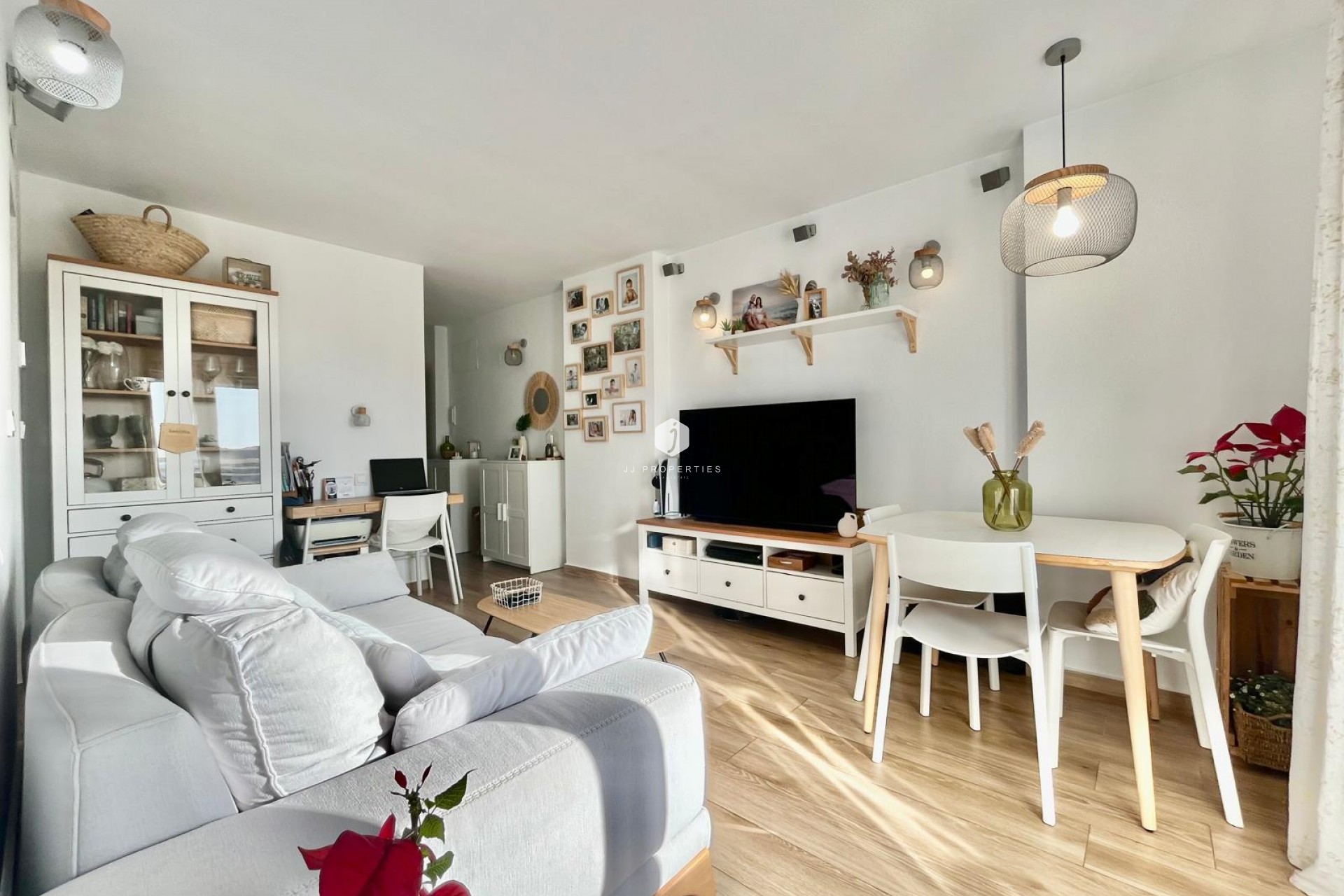 Tweedehands - Appartement / flat -
Torrevieja - Calas blanca