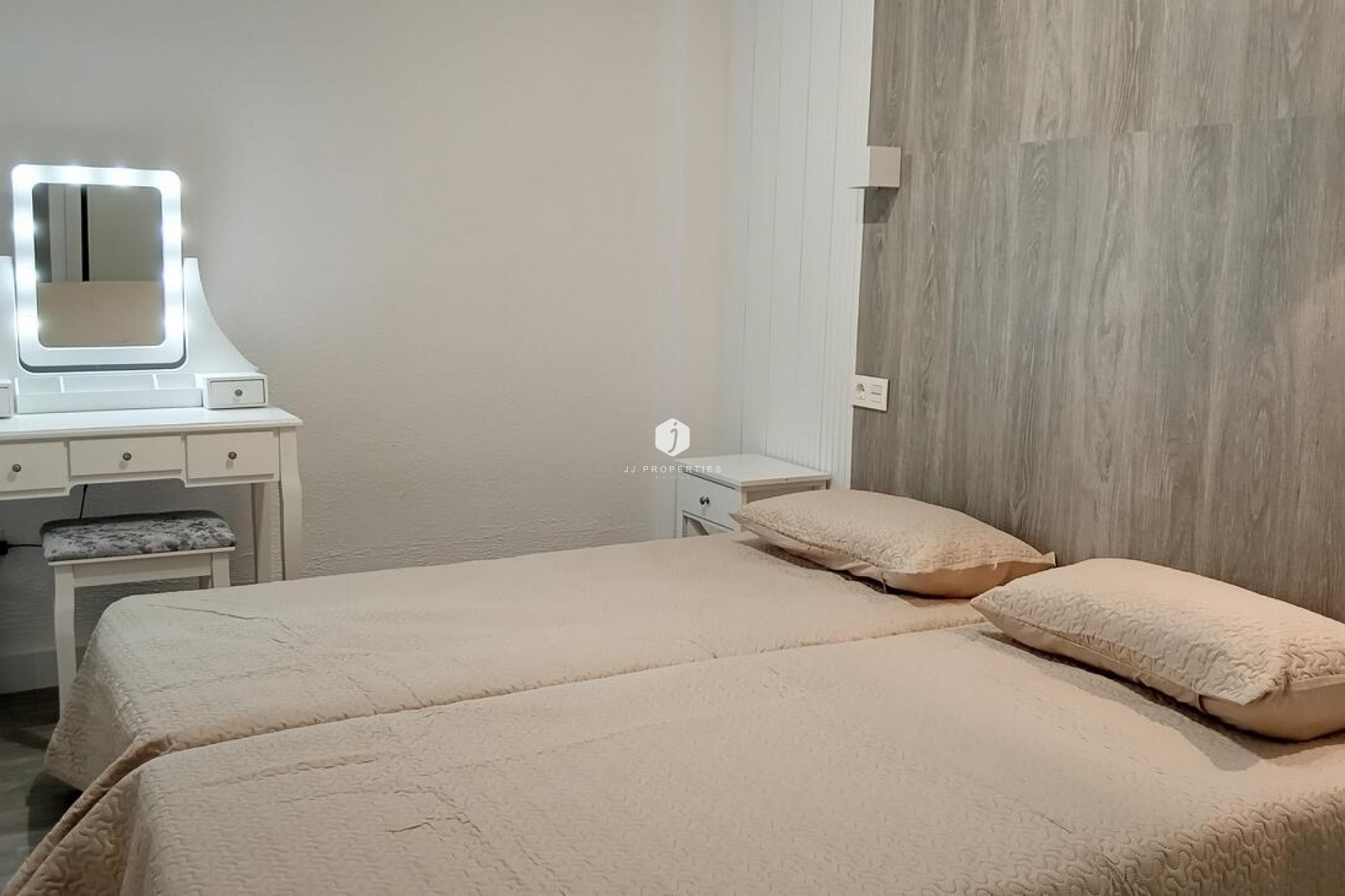 Tweedehands - Appartement / flat -
Torrevieja - CENTRE