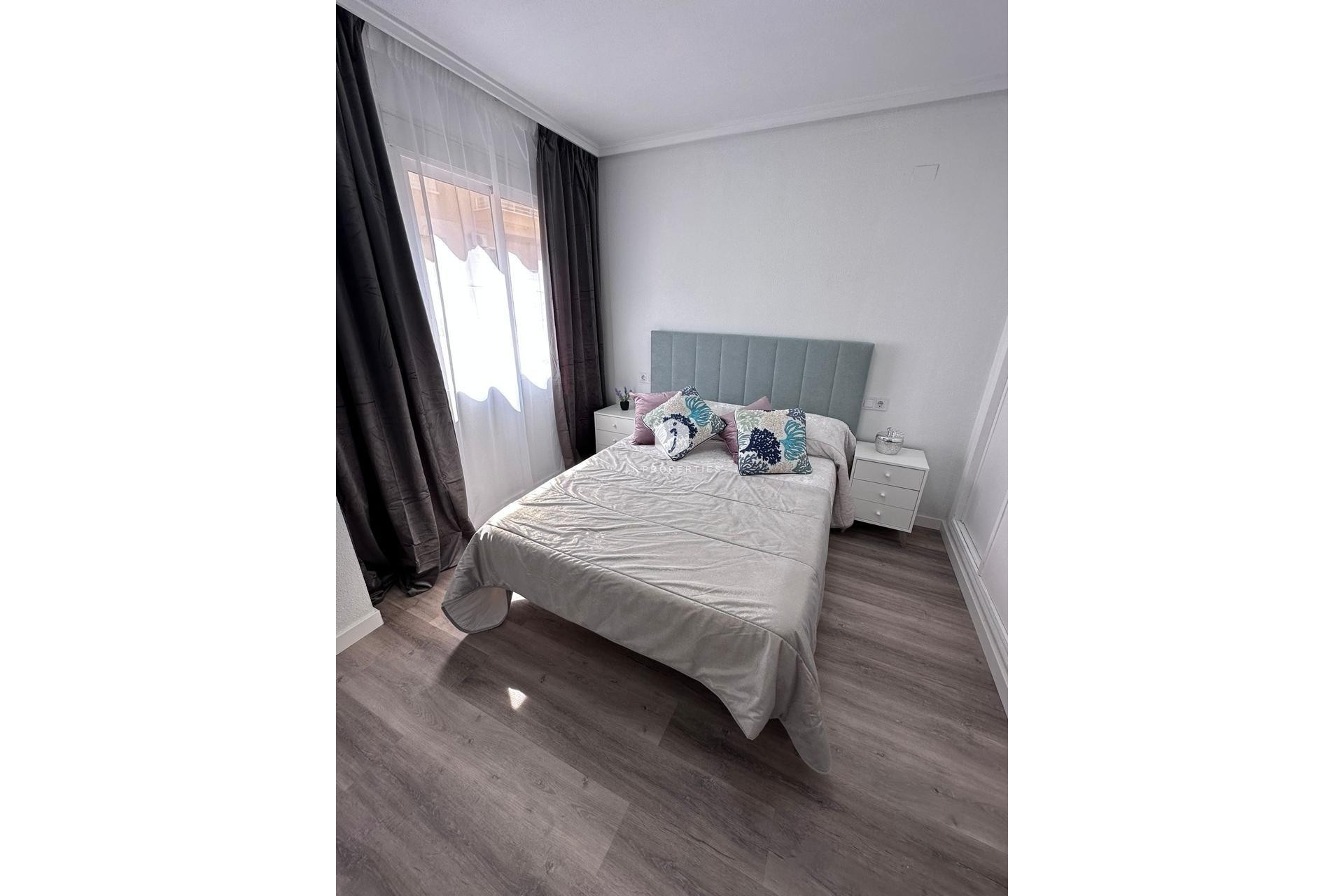Tweedehands - Appartement / flat -
Torrevieja - Centro - Muelle Pesquero