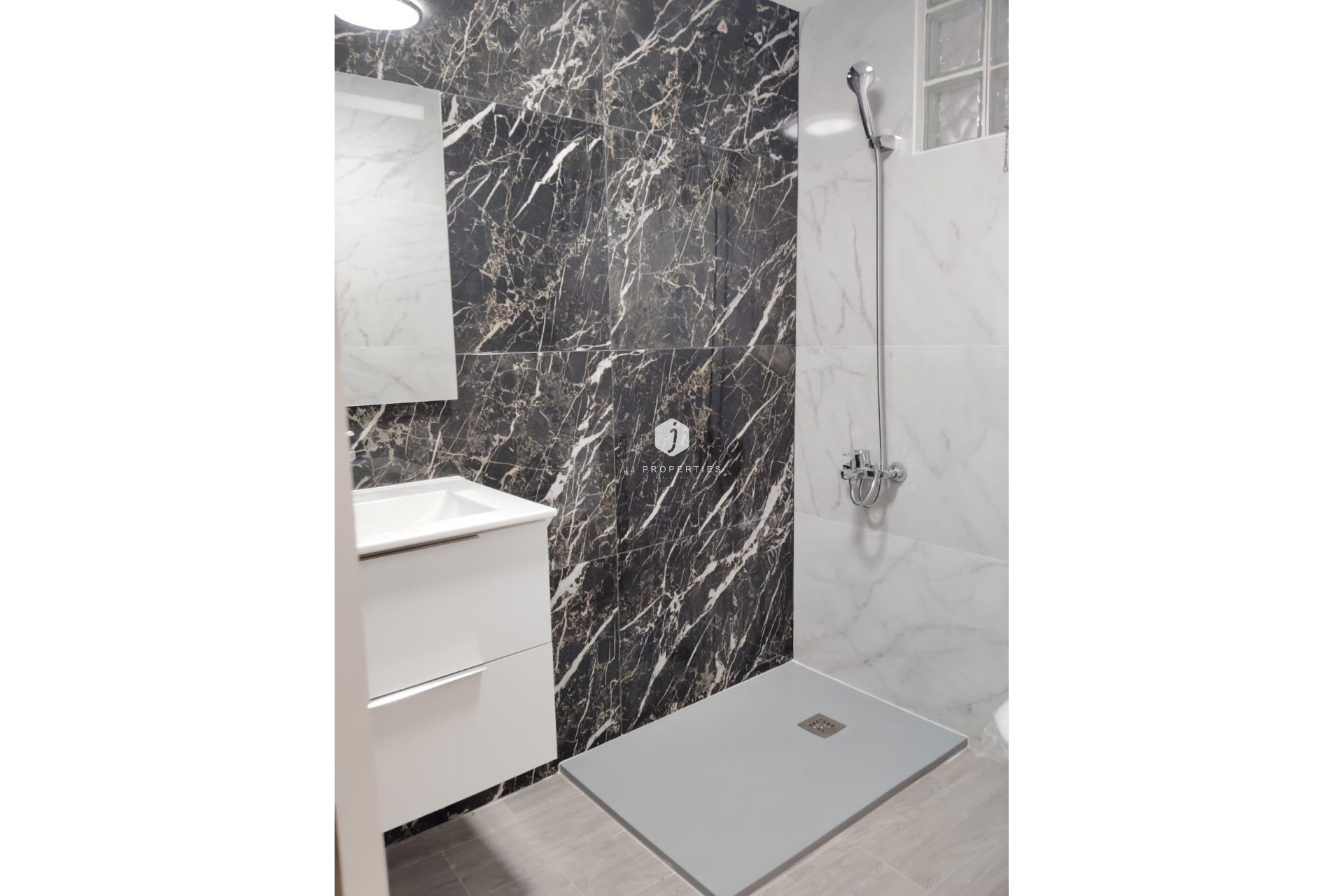 Tweedehands - Appartement / flat -
Torrevieja - Centro