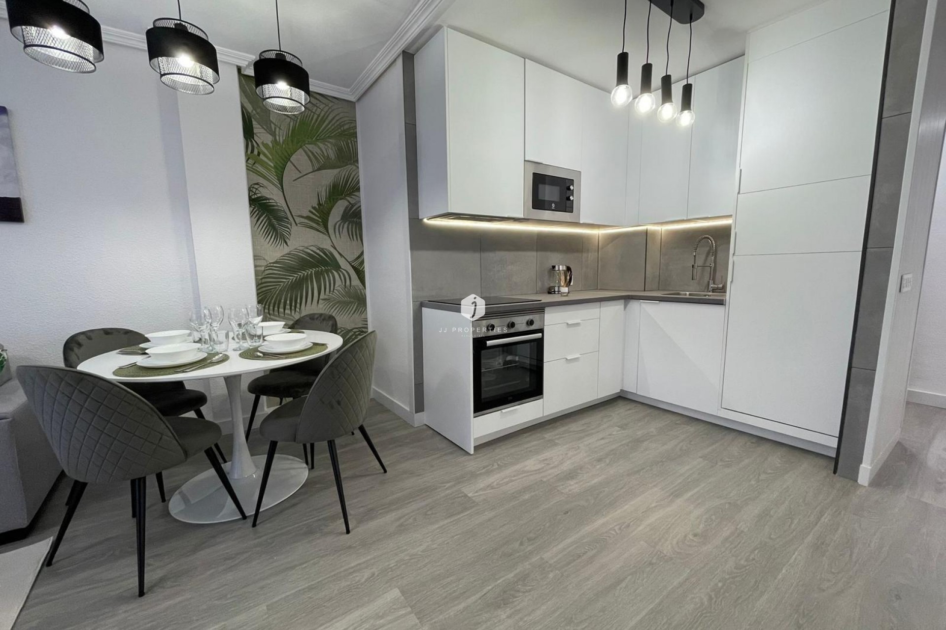 Tweedehands - Appartement / flat -
Torrevieja - Centro