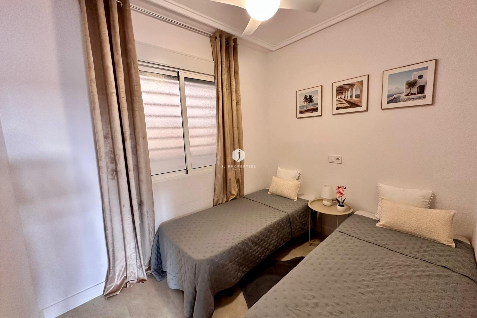 Tweedehands - Appartement / flat -
Torrevieja - Centro