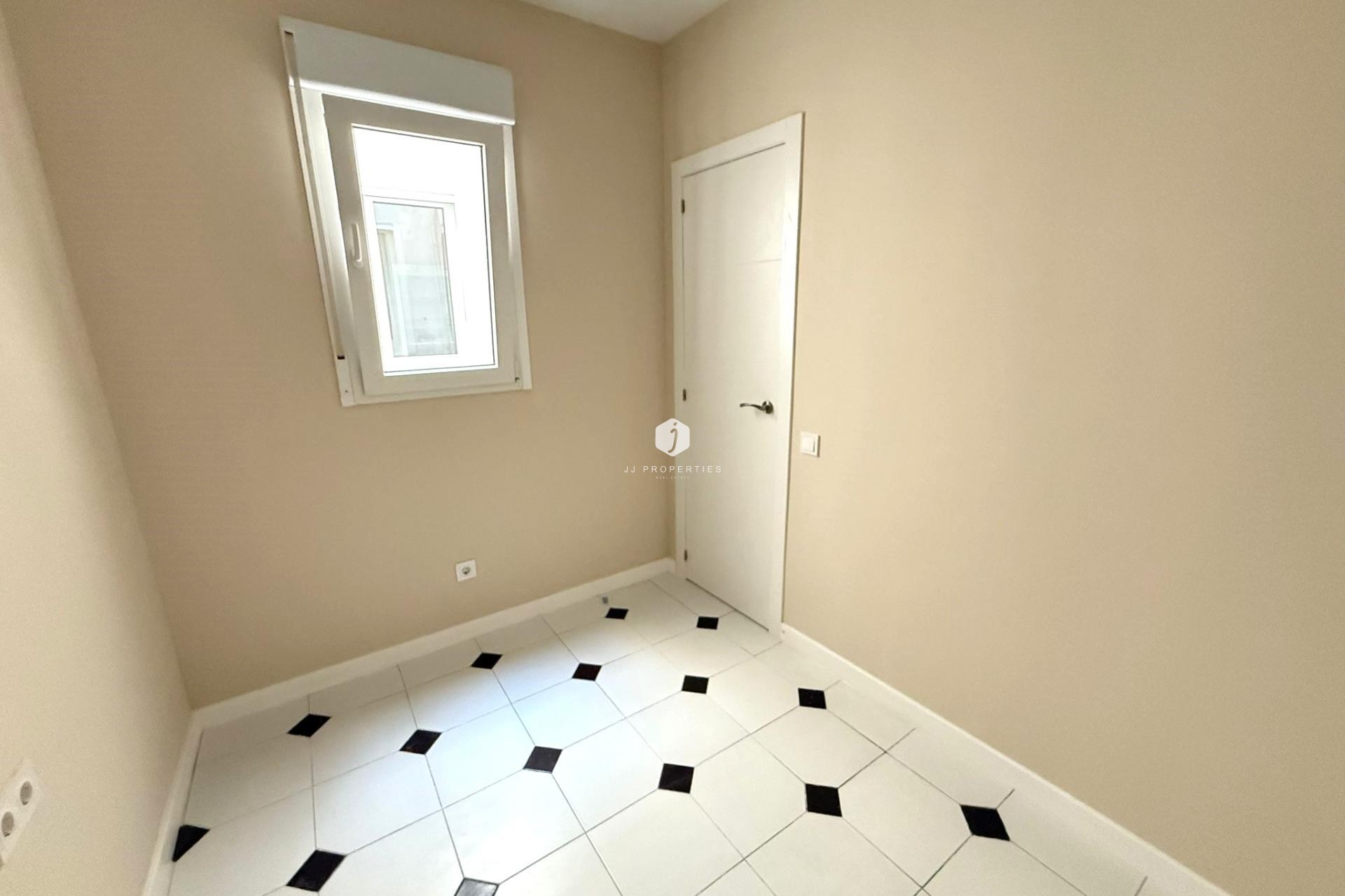 Tweedehands - Appartement / flat -
Torrevieja - Centro