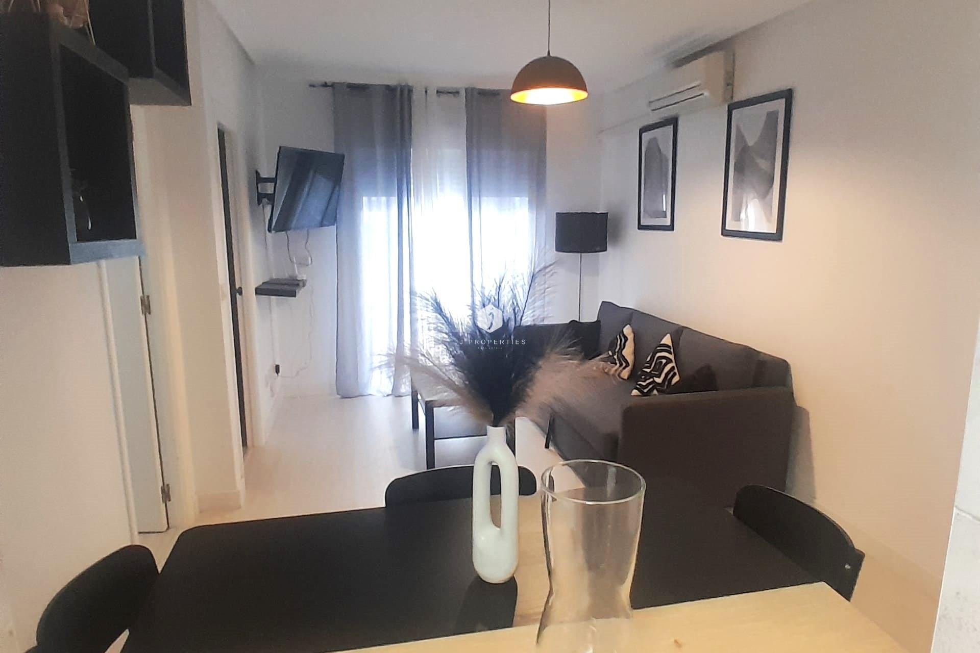 Tweedehands - Appartement / flat -
Torrevieja - Centro