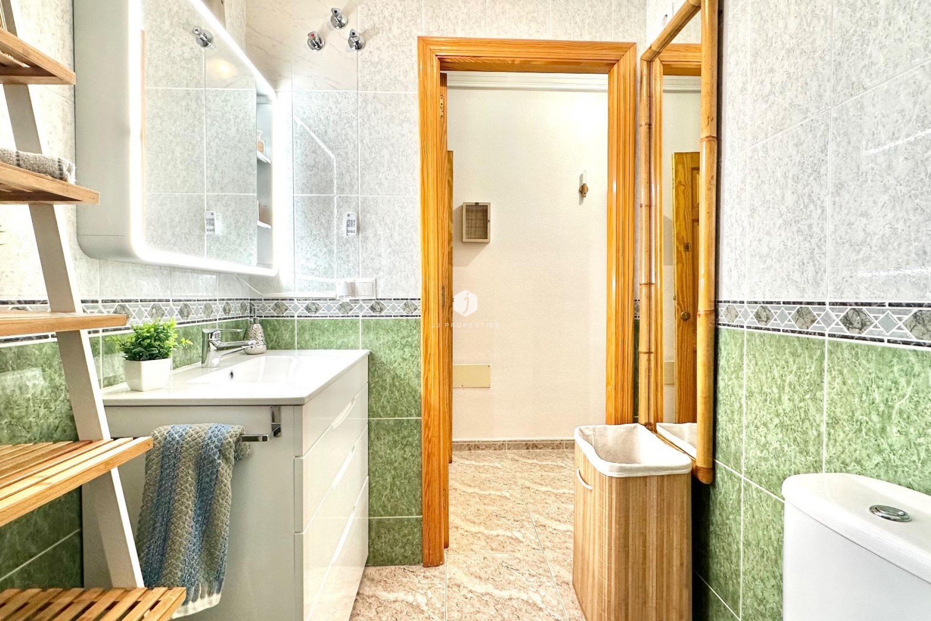 Tweedehands - Appartement / flat -
Torrevieja - Centro