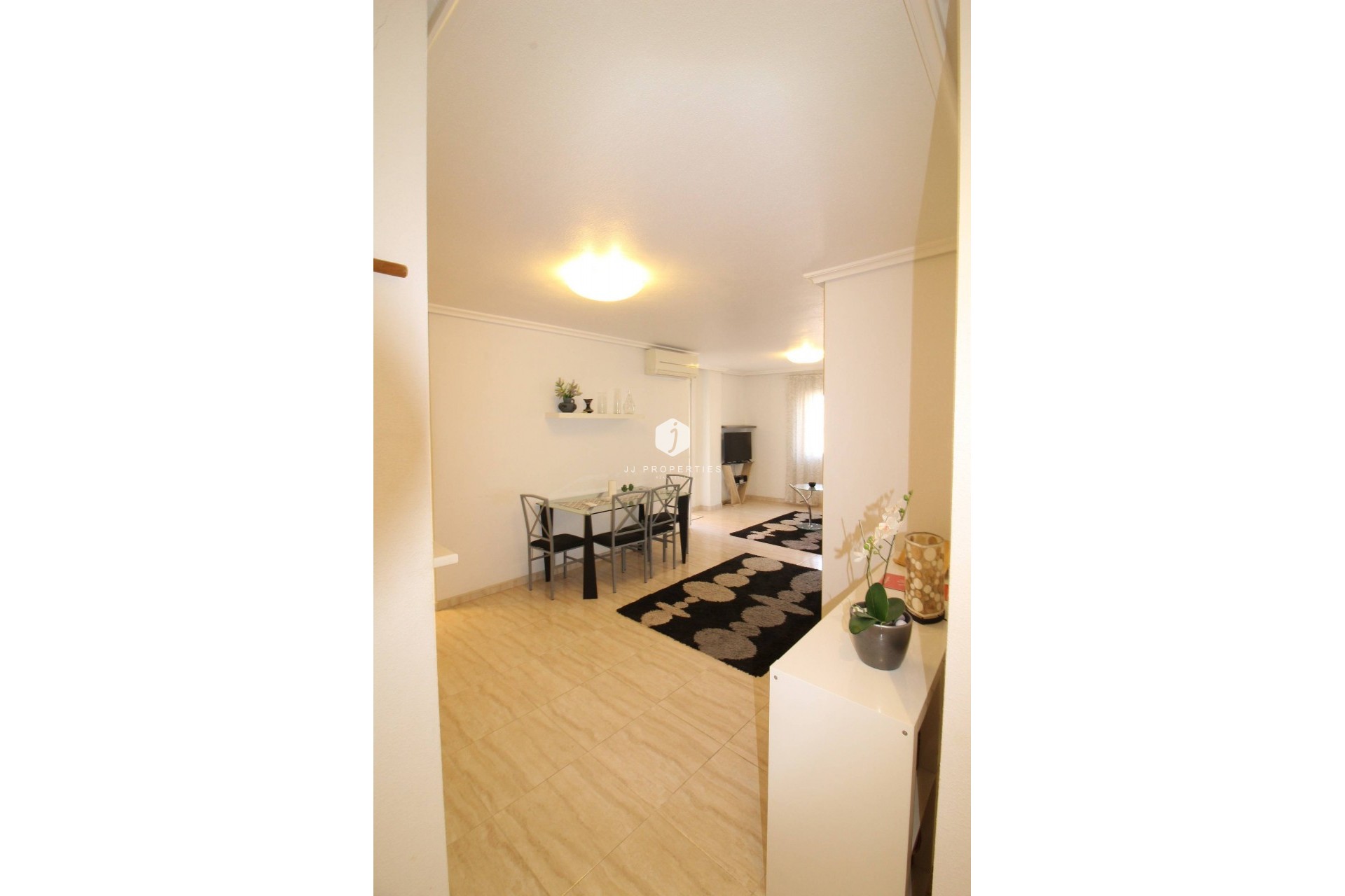 Tweedehands - Appartement / flat -
Torrevieja - Centro