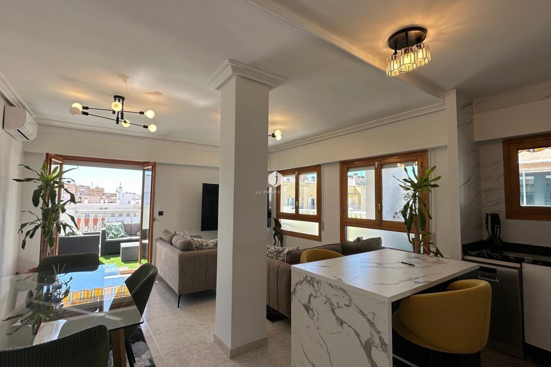 Tweedehands - Appartement / flat -
Torrevieja - Centro