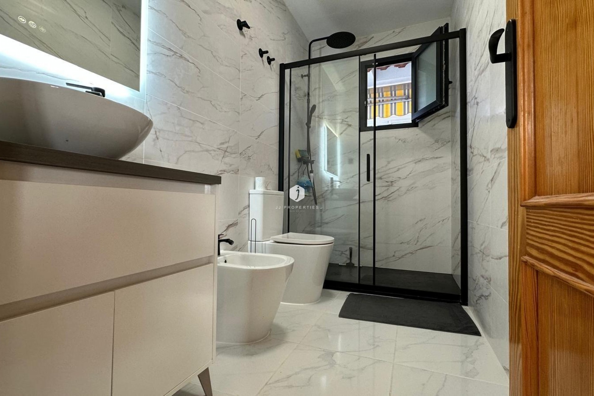 Tweedehands - Appartement / flat -
Torrevieja - Centro