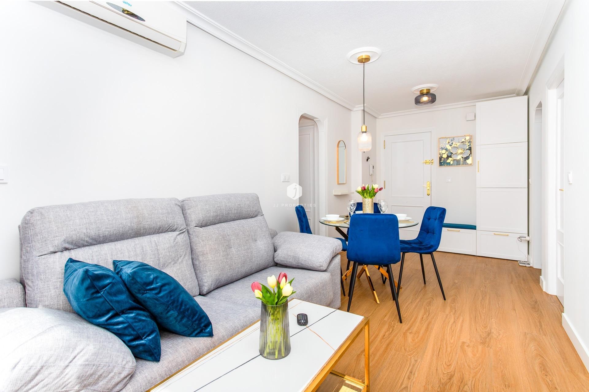 Tweedehands - Appartement / flat -
Torrevieja - Centro