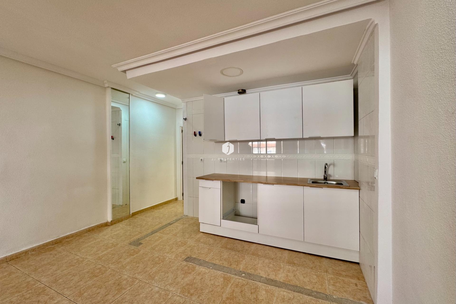 Tweedehands - Appartement / flat -
Torrevieja - Centro