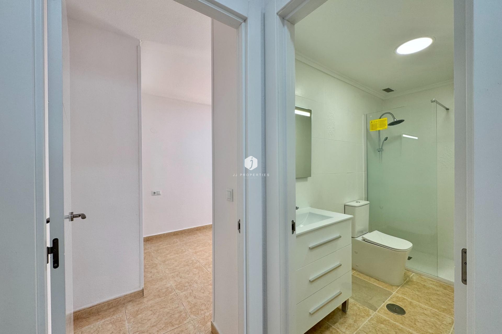 Tweedehands - Appartement / flat -
Torrevieja - Centro