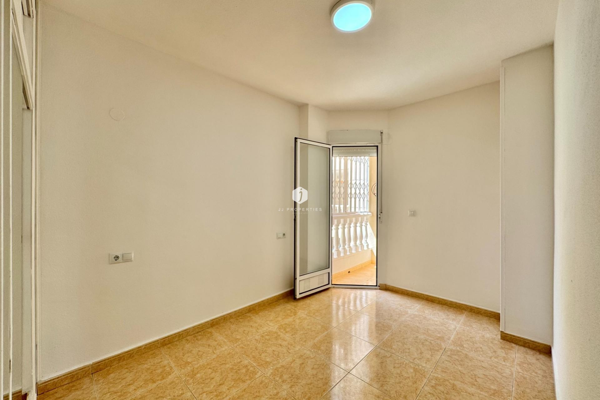 Tweedehands - Appartement / flat -
Torrevieja - Centro