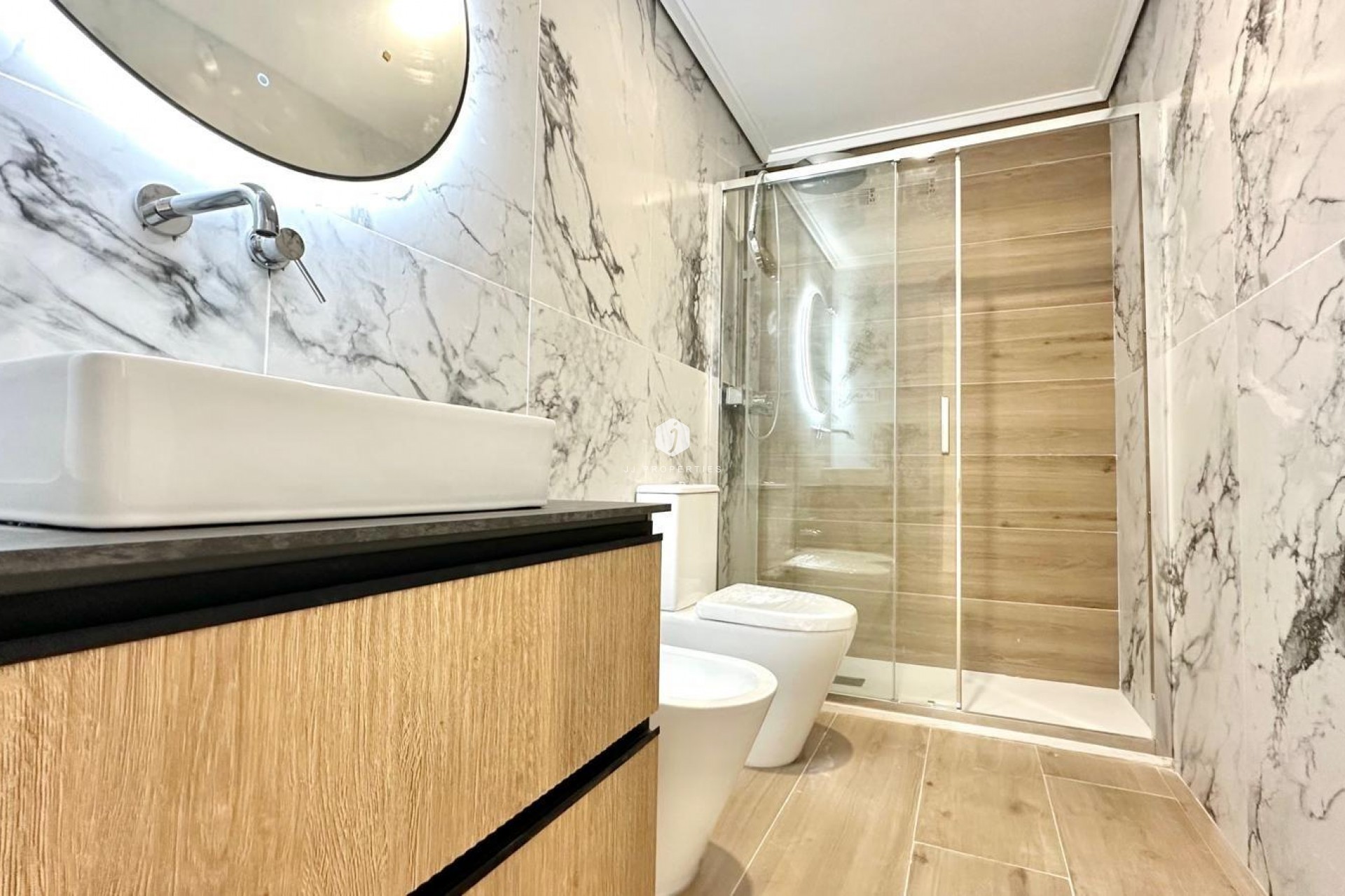 Tweedehands - Appartement / flat -
Torrevieja - Centro