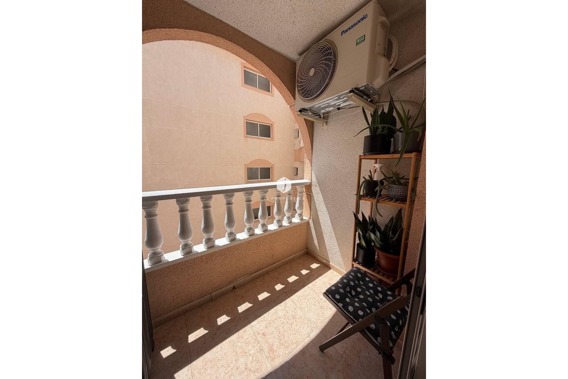 Tweedehands - Appartement / flat -
Torrevieja - Centro