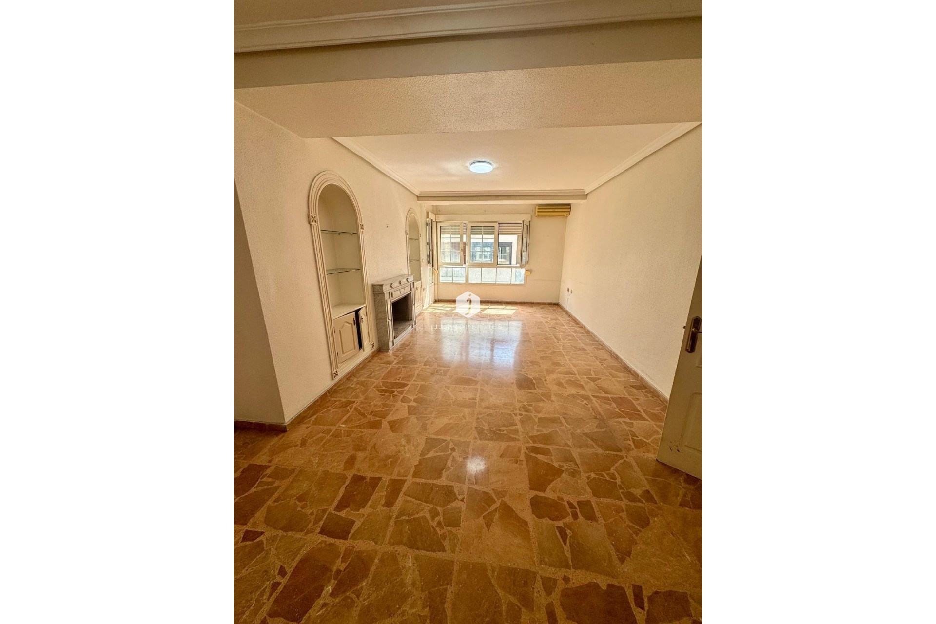 Tweedehands - Appartement / flat -
Torrevieja - Centro