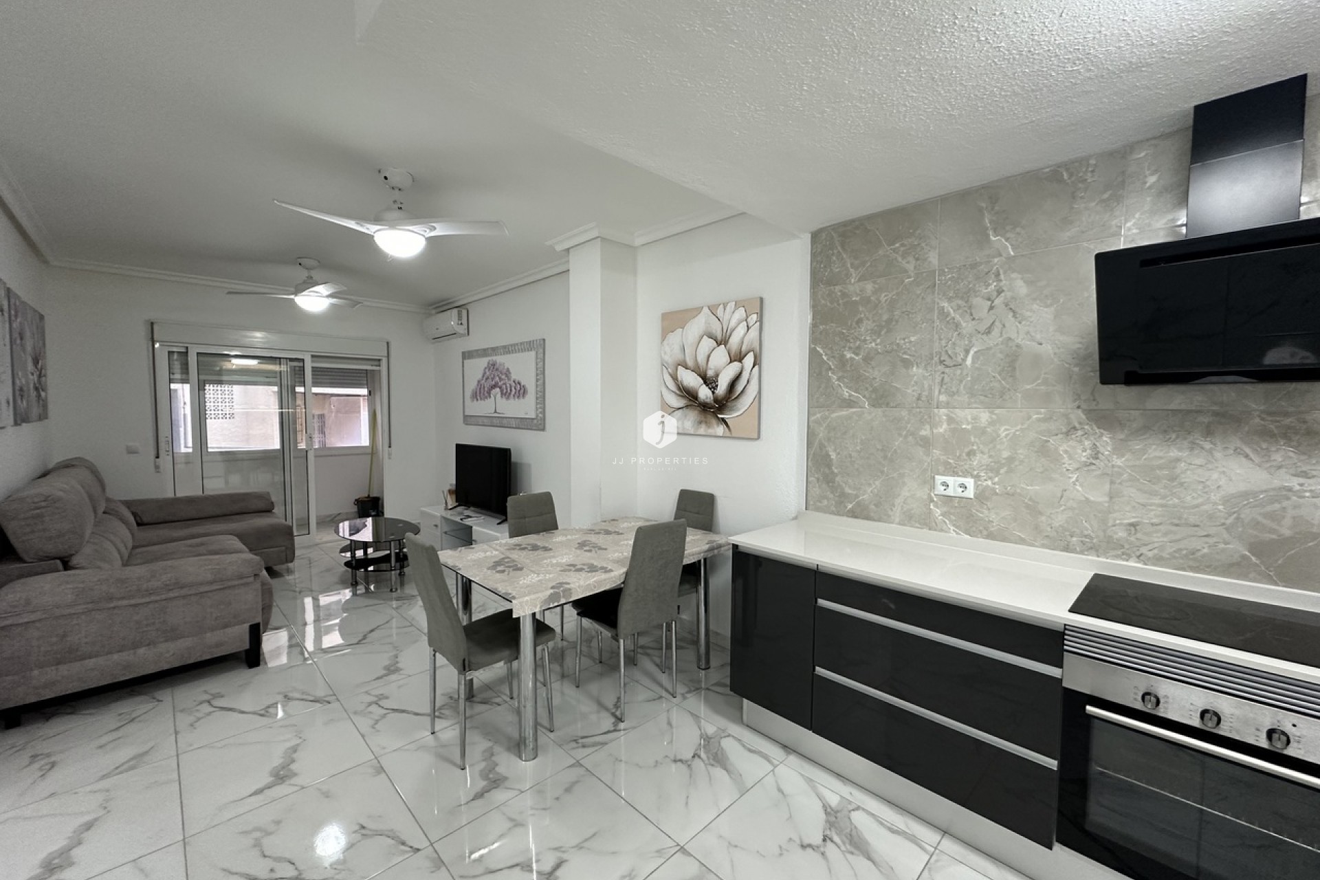 Tweedehands - Appartement / flat -
Torrevieja - Costa Blanca