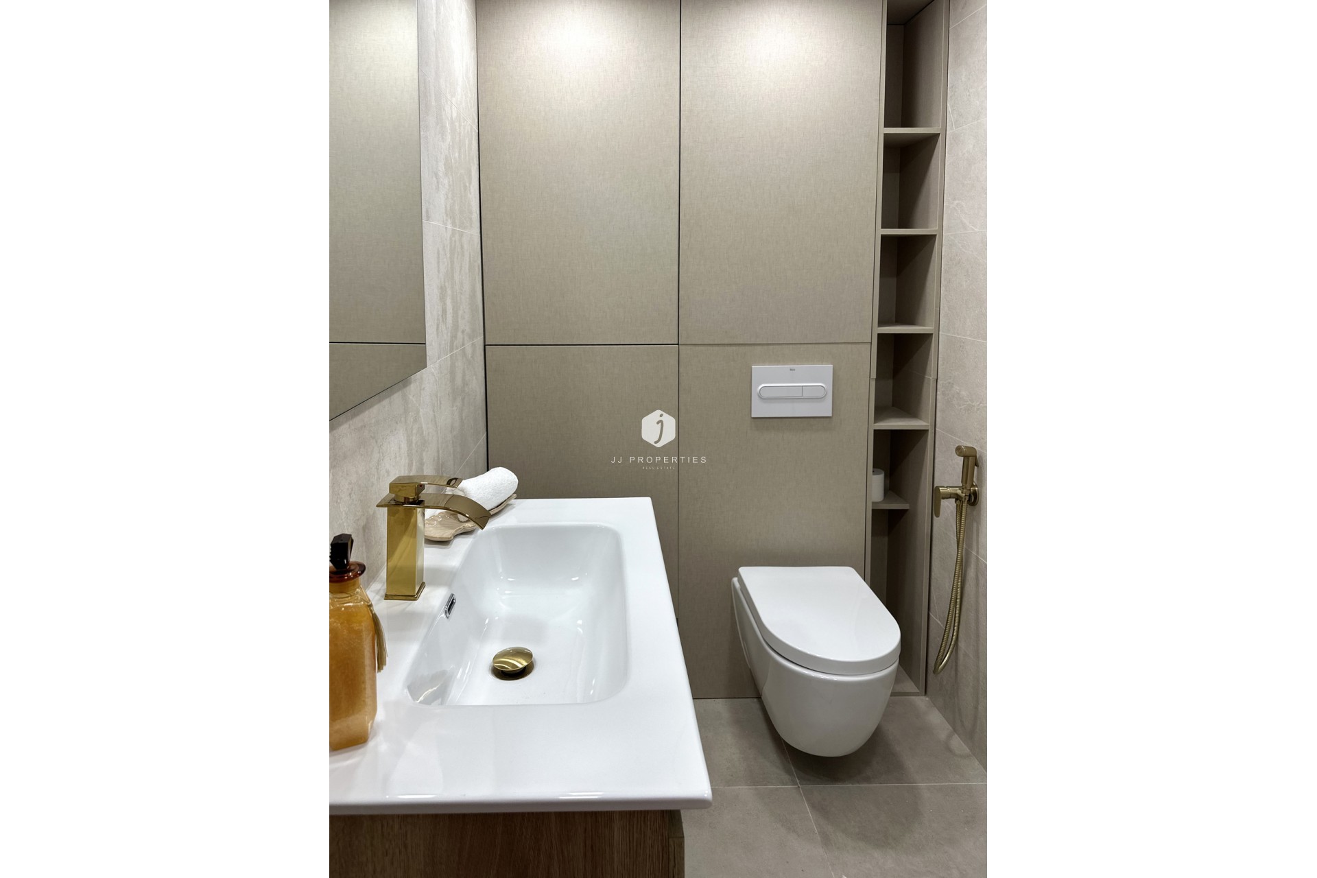 Tweedehands - Appartement / flat -
Torrevieja - Costa Blanca