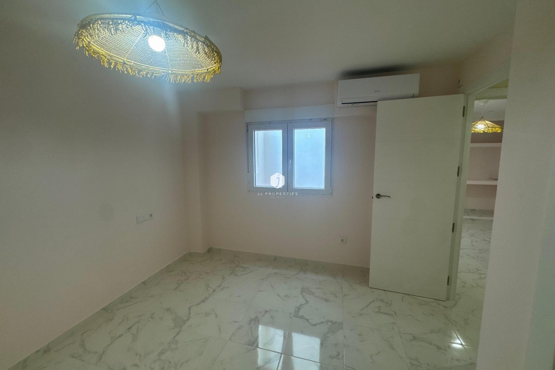 Tweedehands - Appartement / flat -
Torrevieja - Costa Blanca