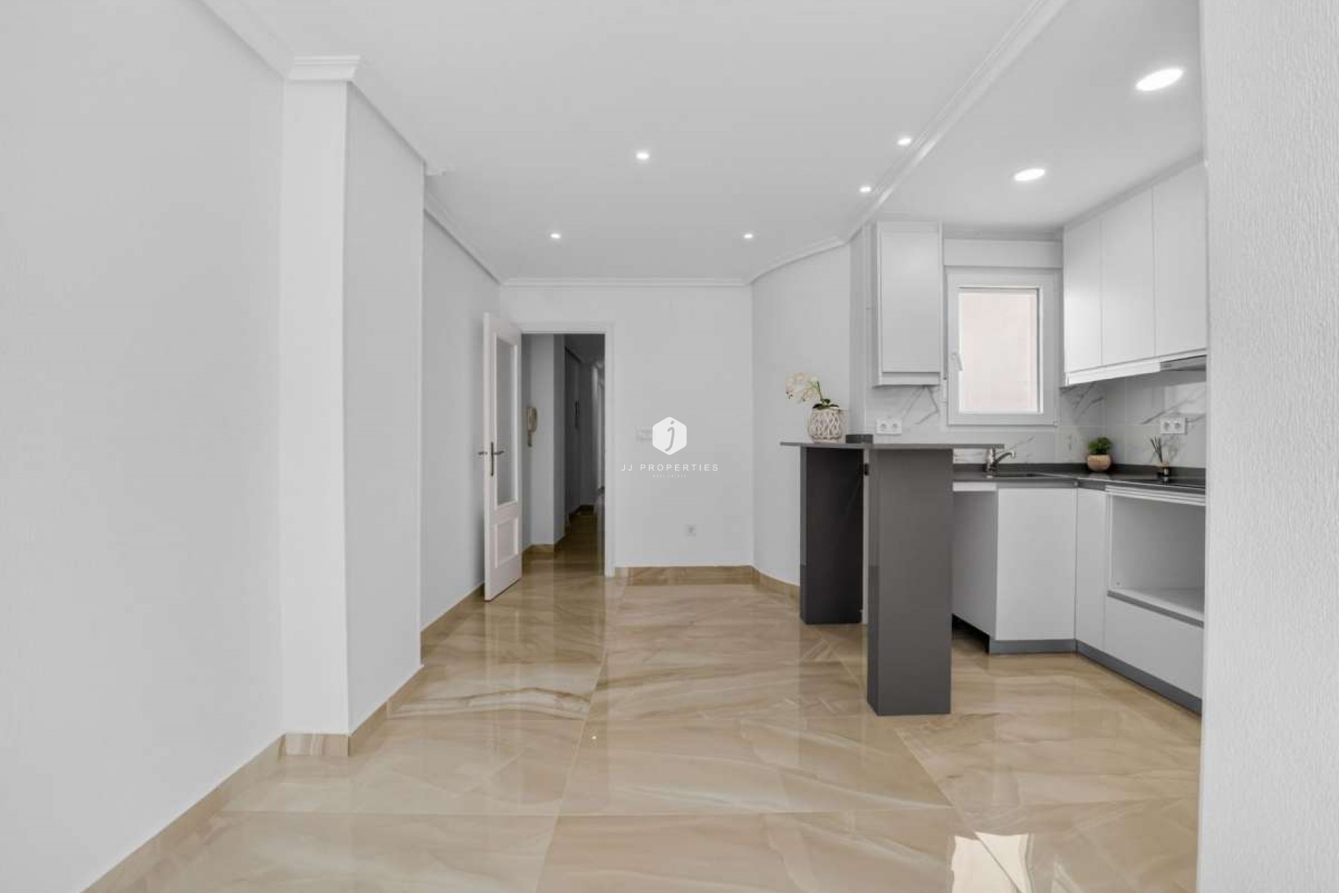 Tweedehands - Appartement / flat -
Torrevieja - Costa Blanca