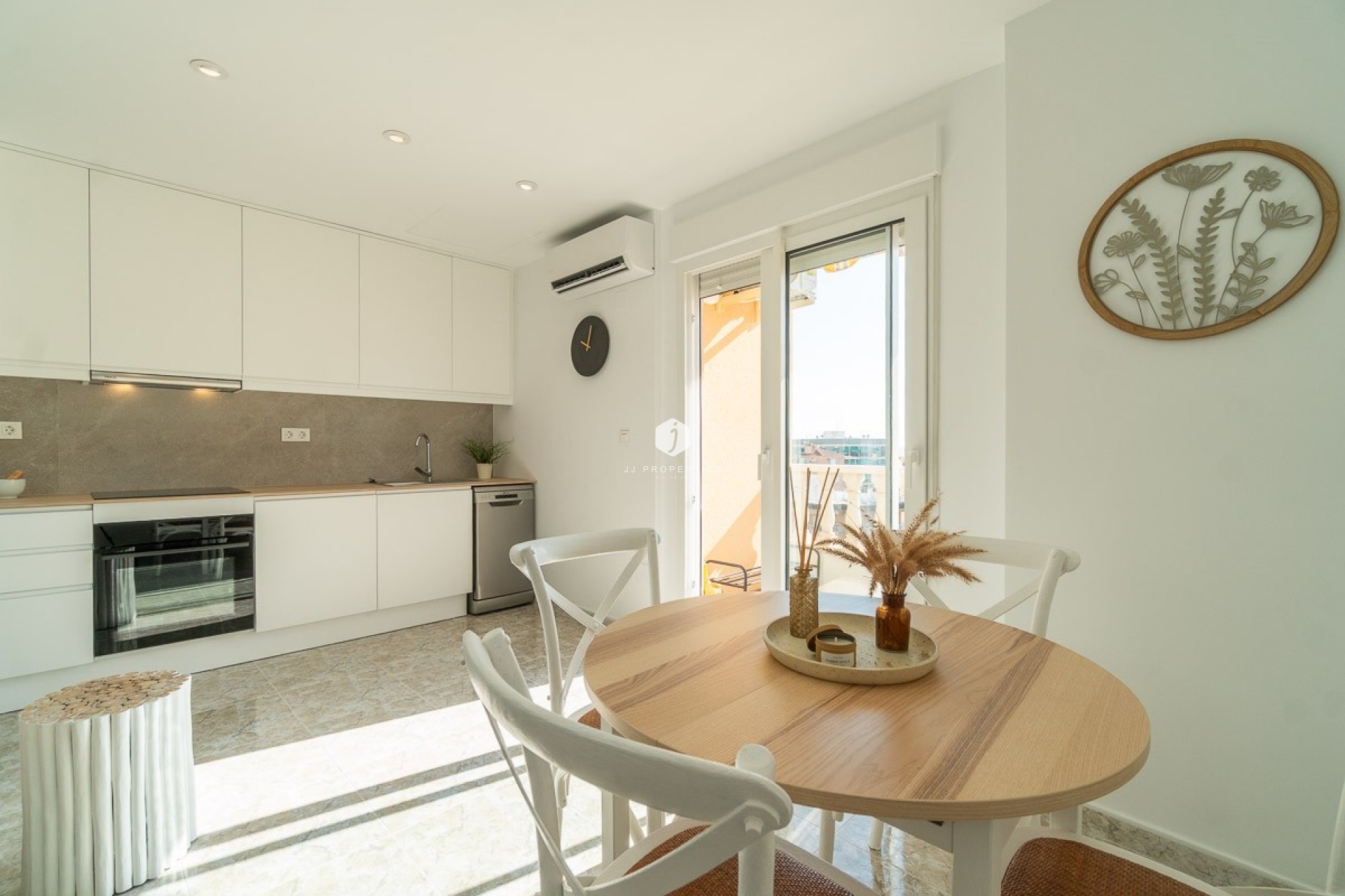 Tweedehands - Appartement / flat -
Torrevieja - Costa Blanca