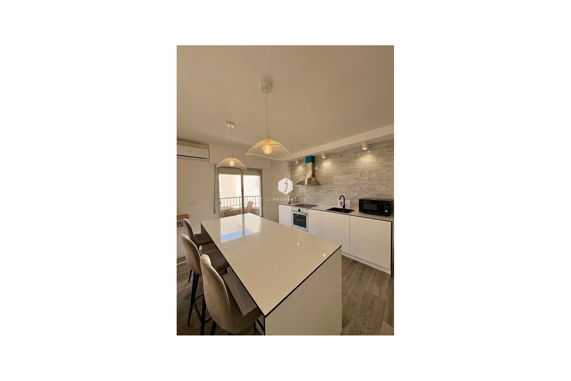 Tweedehands - Appartement / flat -
Torrevieja - Costa Blanca