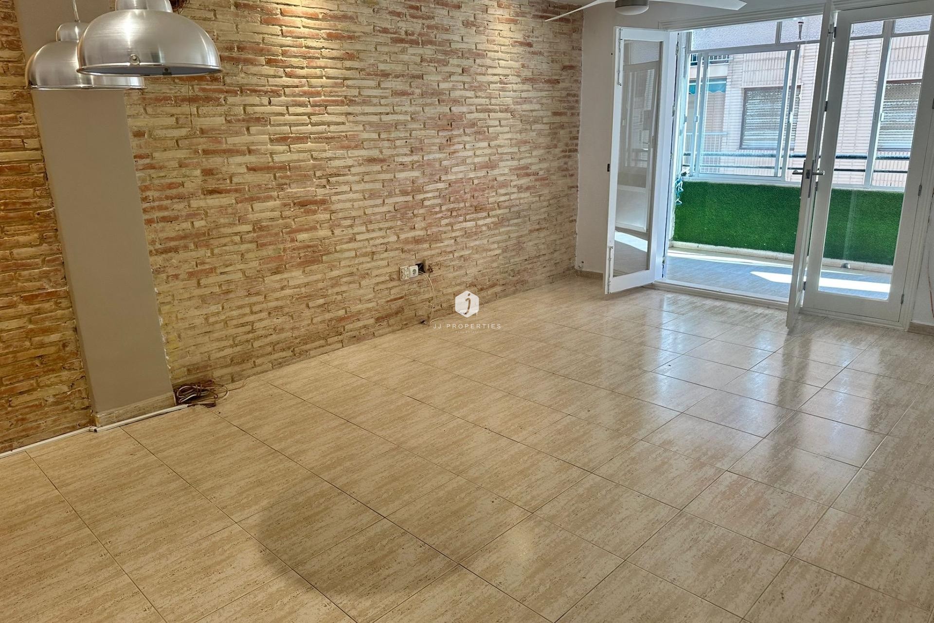 Tweedehands - Appartement / flat -
Torrevieja - El Acequión - Los Náufragos