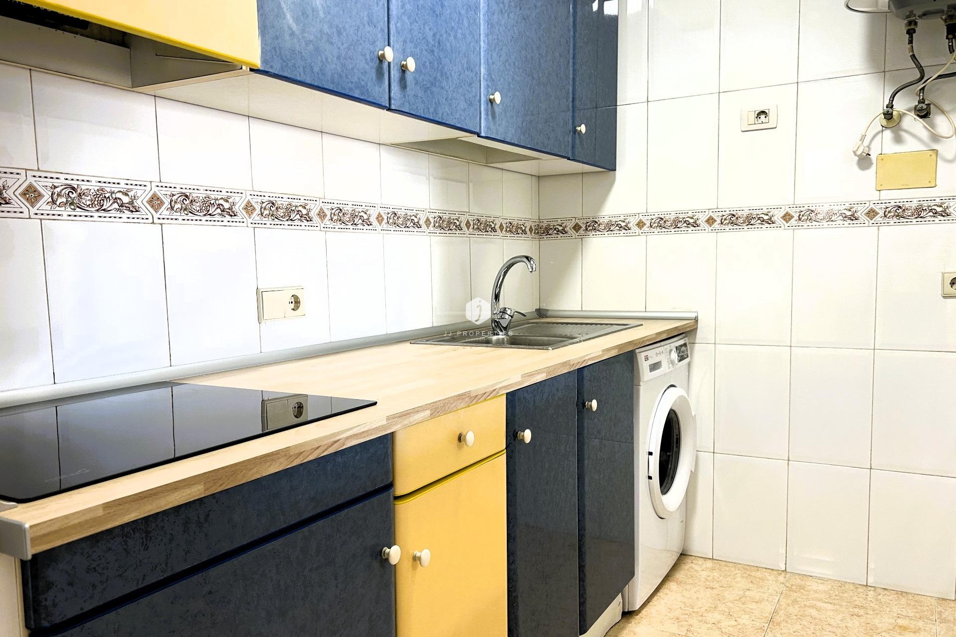 Tweedehands - Appartement / flat -
Torrevieja - El molino