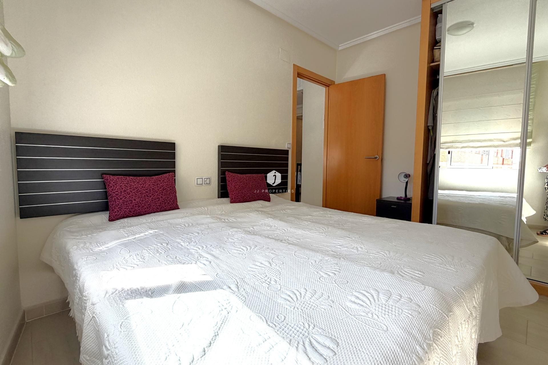 Tweedehands - Appartement / flat -
Torrevieja - El molino
