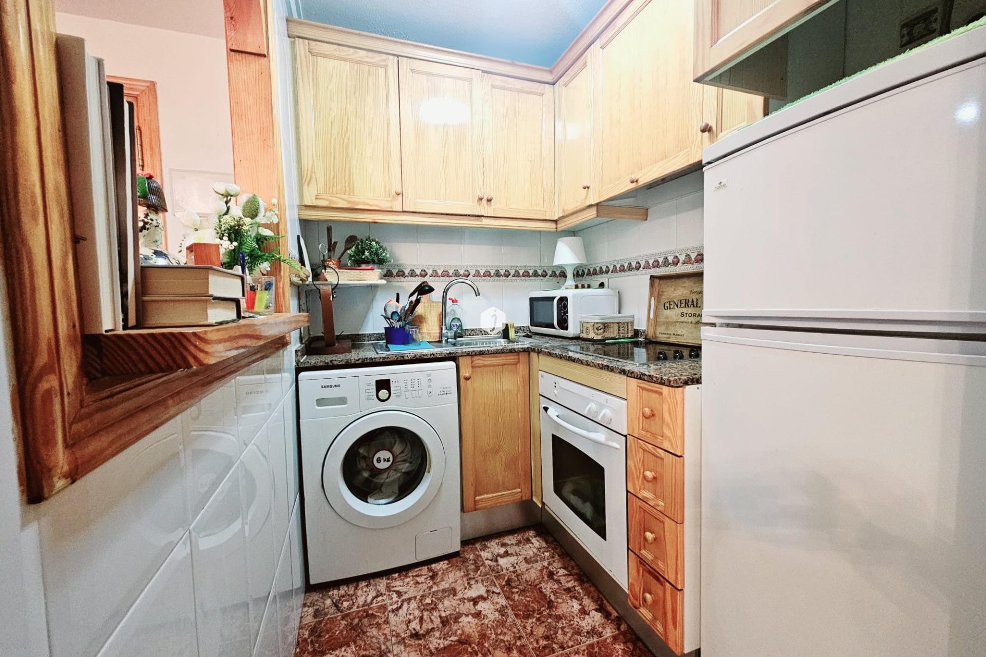 Tweedehands - Appartement / flat -
Torrevieja - Estacion de autobuses