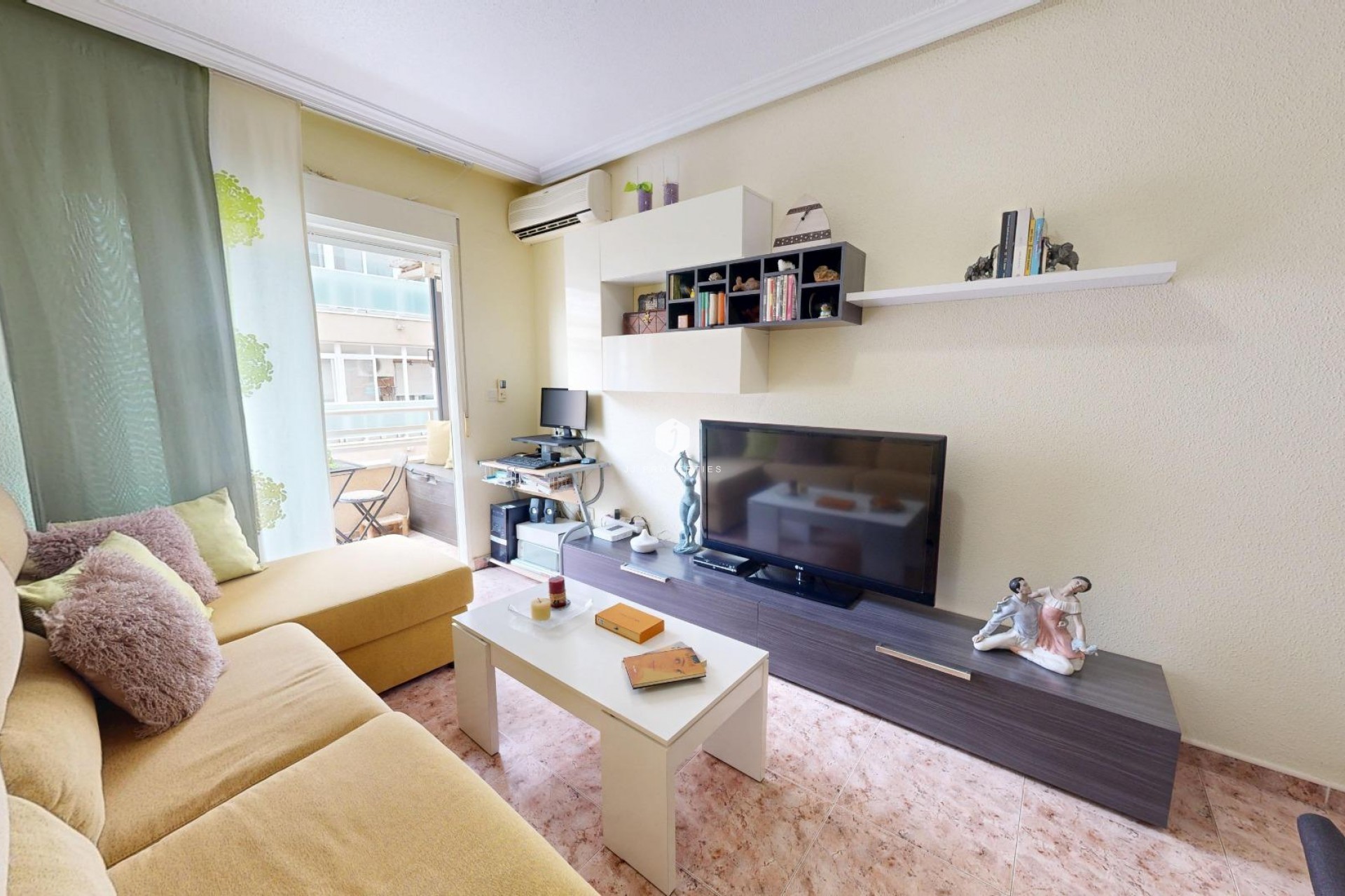 Tweedehands - Appartement / flat -
Torrevieja - Estacion de autobuses