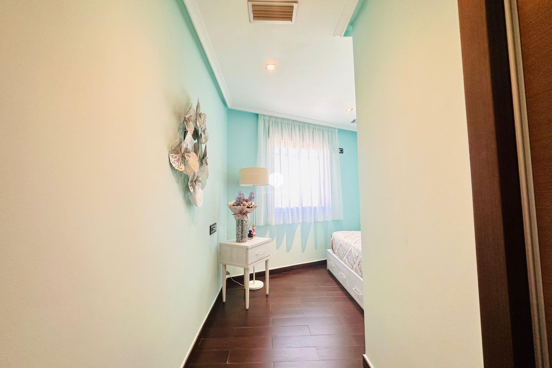 Tweedehands - Appartement / flat -
Torrevieja - Estacion de autobuses