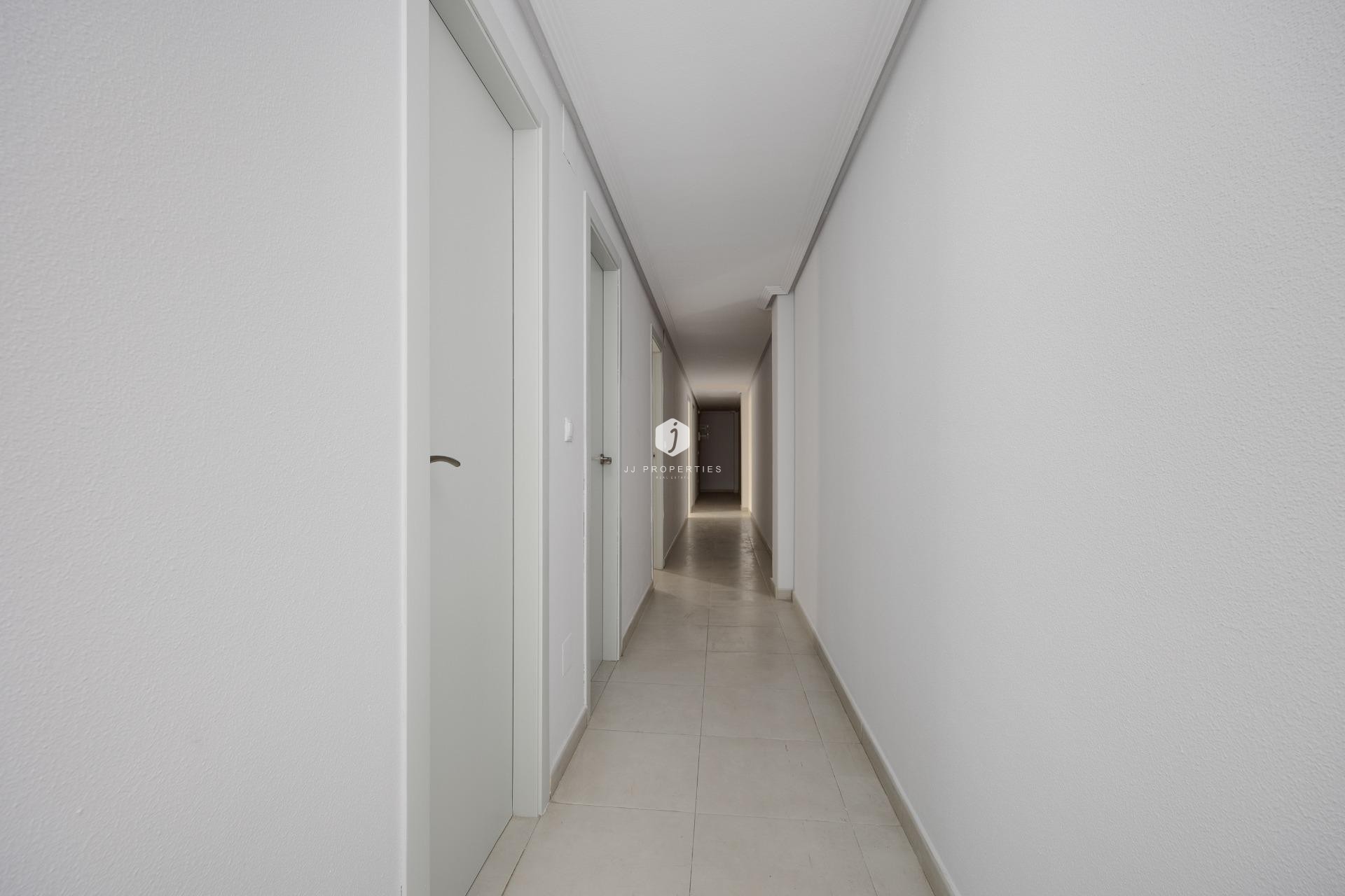 Tweedehands - Appartement / flat -
Torrevieja - Estacion de autobuses