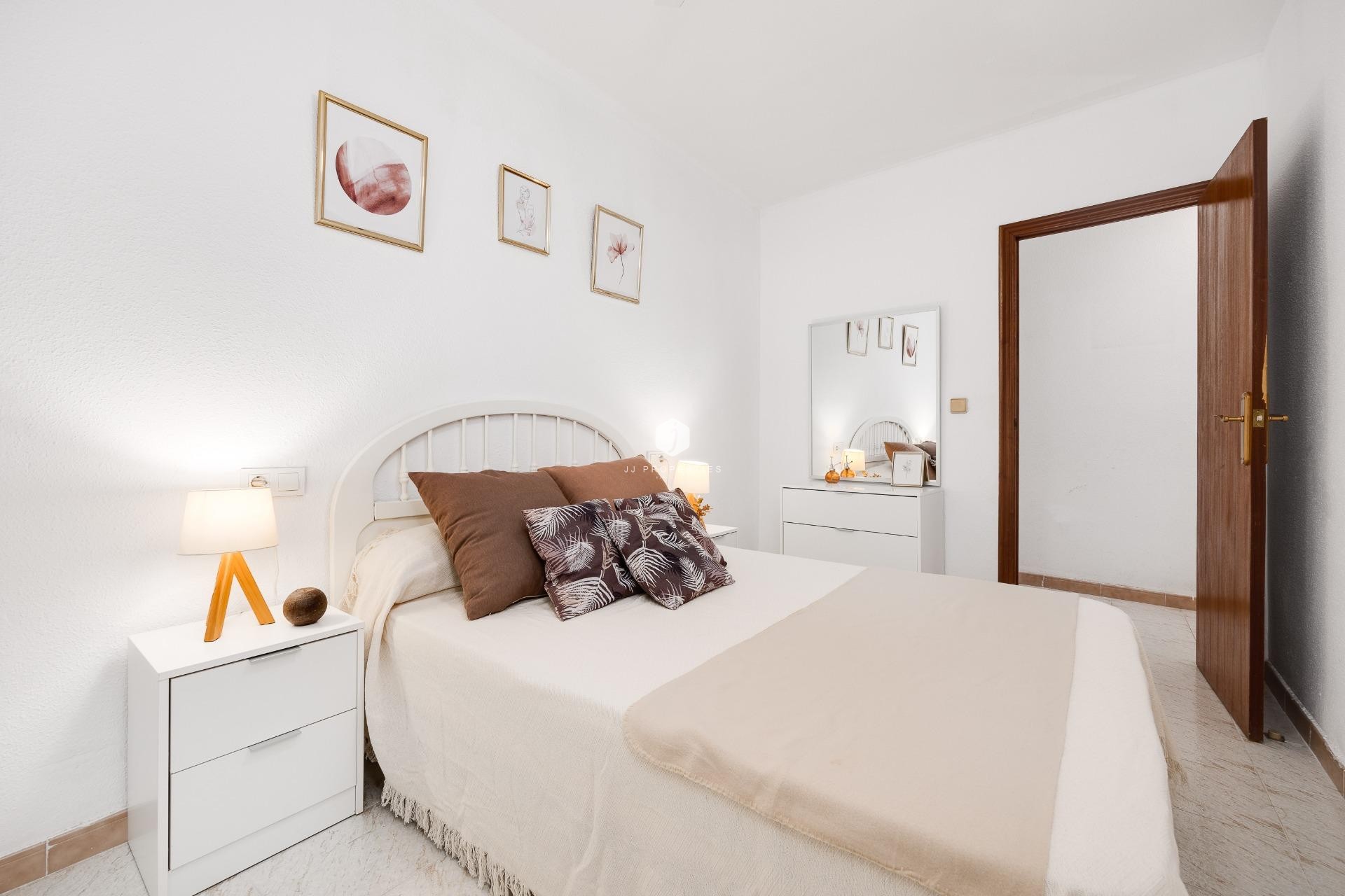 Tweedehands - Appartement / flat -
Torrevieja - Estacion de autobuses