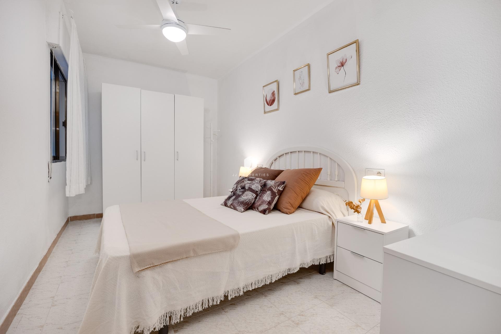 Tweedehands - Appartement / flat -
Torrevieja - Estacion de autobuses