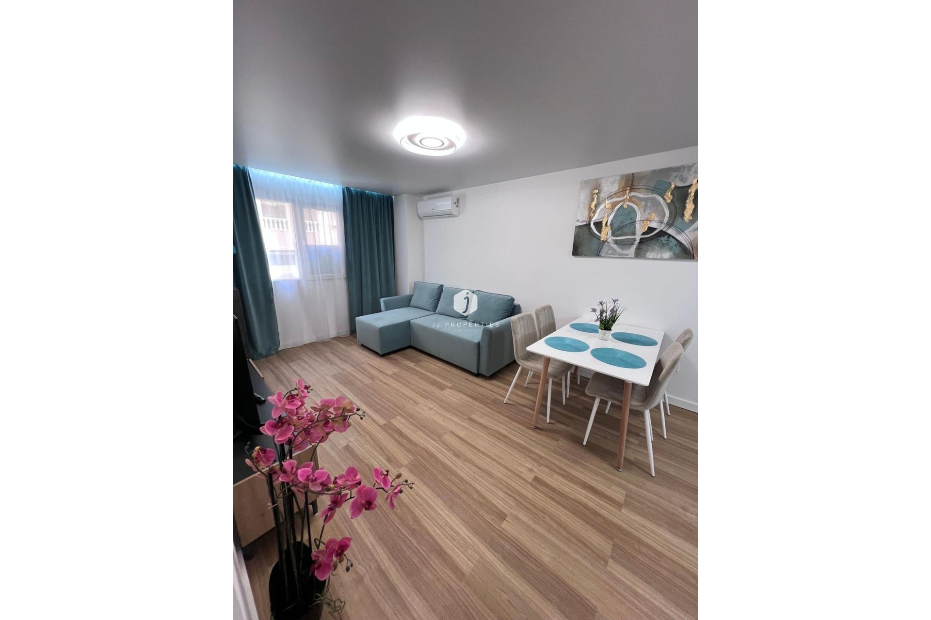Tweedehands - Appartement / flat -
Torrevieja - Estacion de autobuses