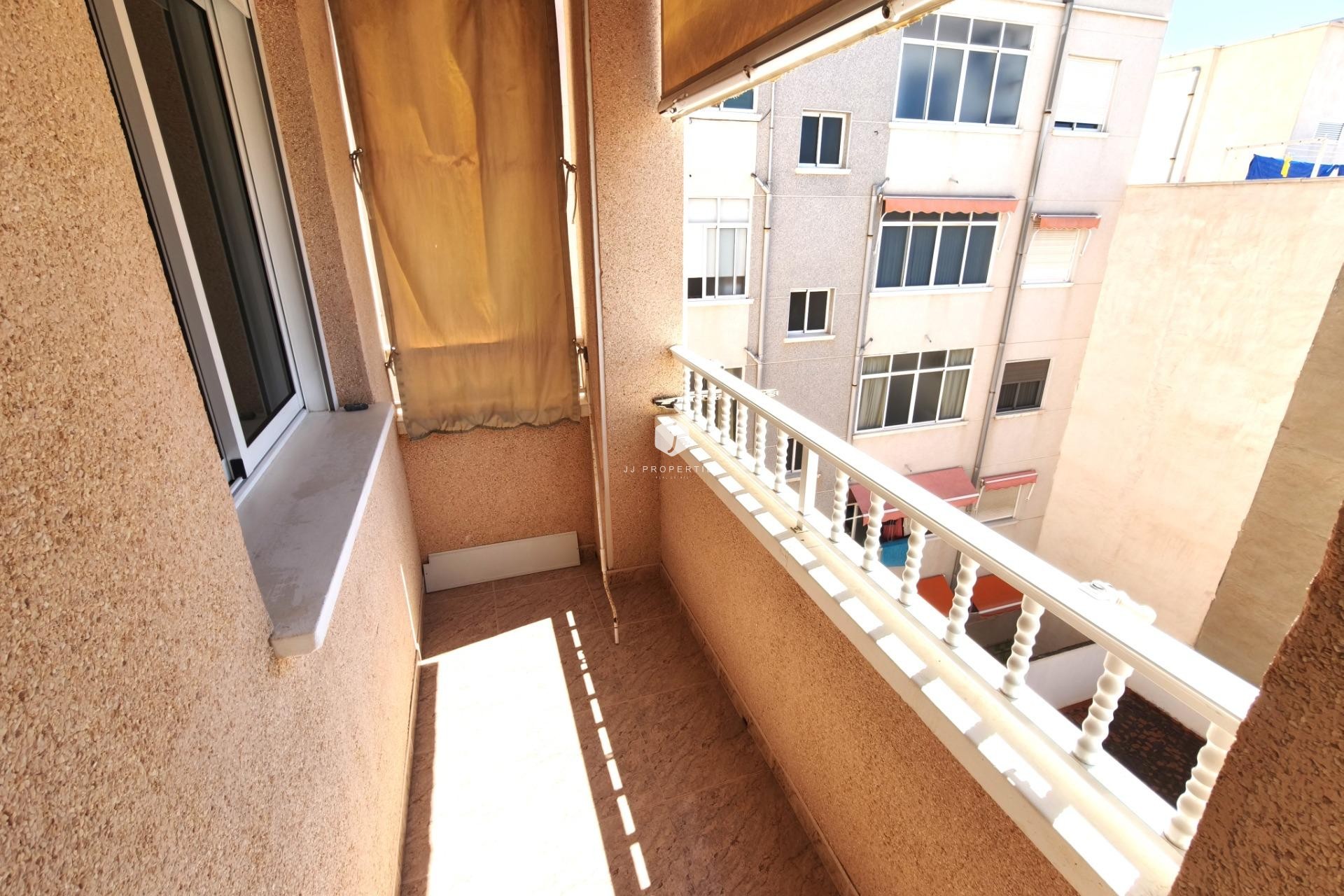 Tweedehands - Appartement / flat -
Torrevieja - Estacion de autobuses