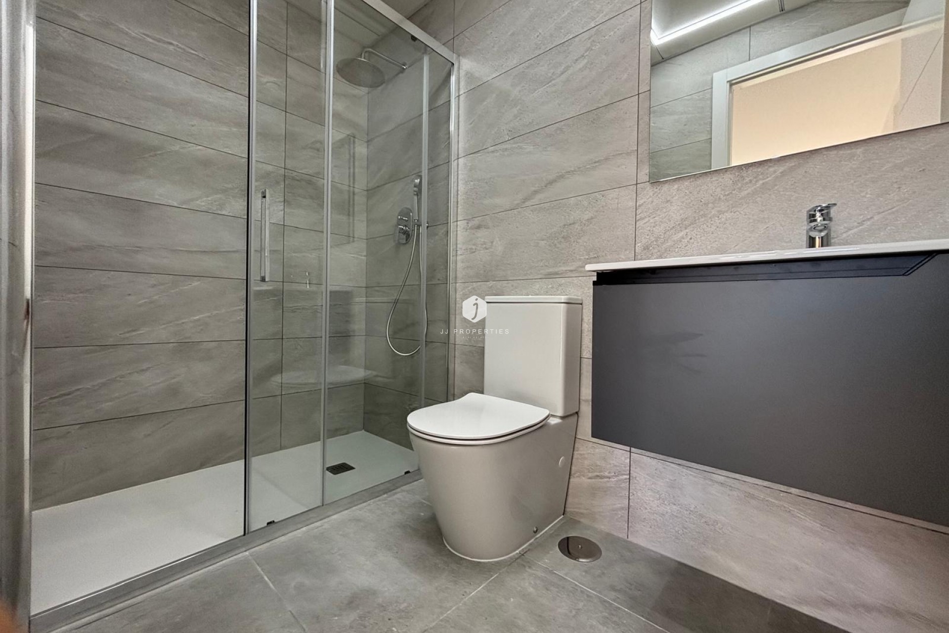 Tweedehands - Appartement / flat -
Torrevieja - Estacion de autobuses