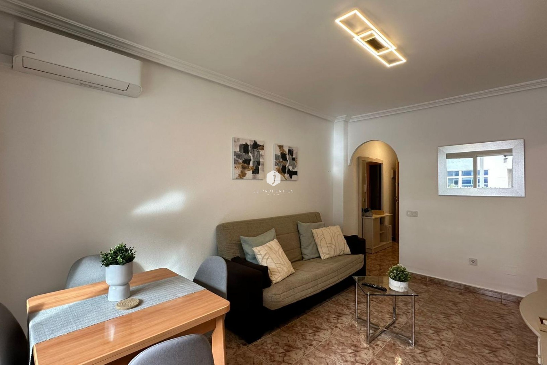 Tweedehands - Appartement / flat -
Torrevieja - Estacion de autobuses