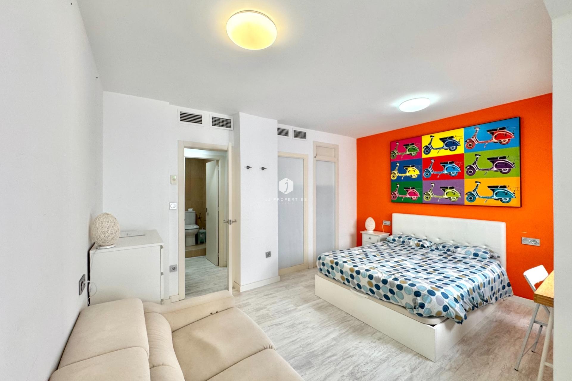 Tweedehands - Appartement / flat -
Torrevieja - Estacion de autobuses