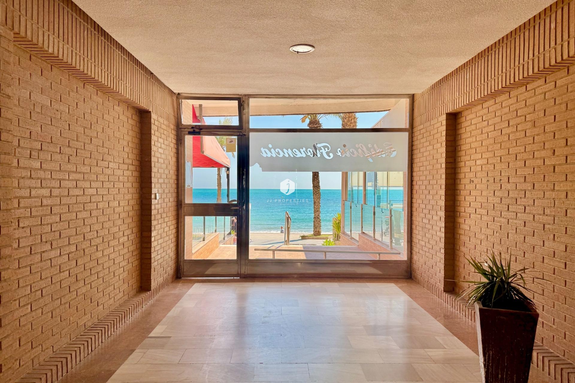 Tweedehands - Appartement / flat -
Torrevieja - Estacion de autobuses